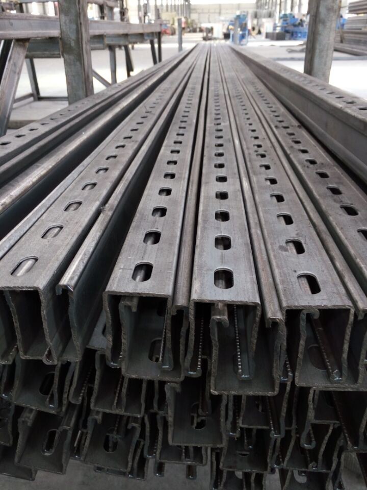 光伏支架及全套配件 易達(dá)光伏支架及全套配件 41*41*2.0*2.3*2.5 41*52*2.0*2.3*2.5