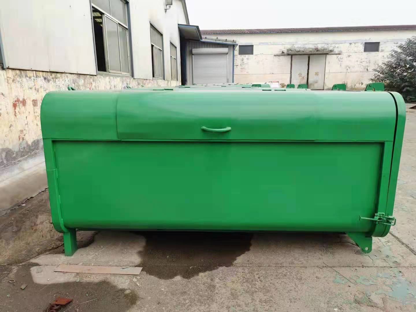 廠家供應(yīng)4方垃圾箱 勾臂垃圾箱 鋼質(zhì)垃圾箱 掛車?yán)?  title=