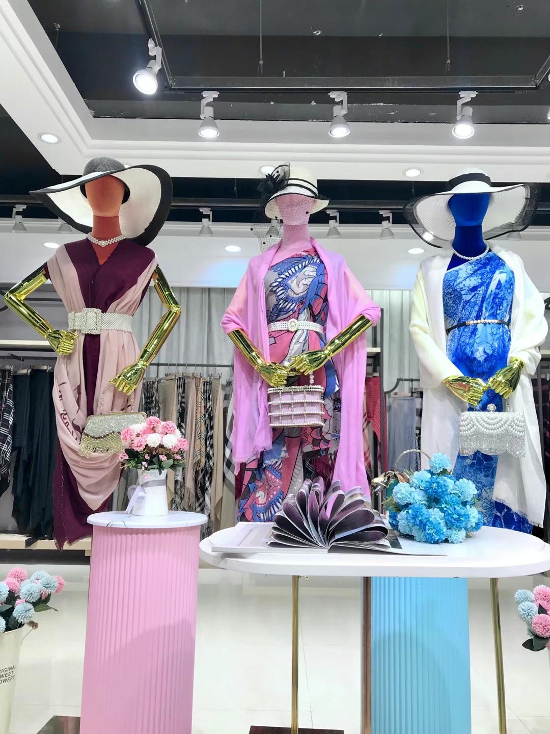 純羊絨圍巾21秋季品牌女裝折扣批發(fā)供應(yīng)商 女裝尾貨批發(fā) 女裝批發(fā)
