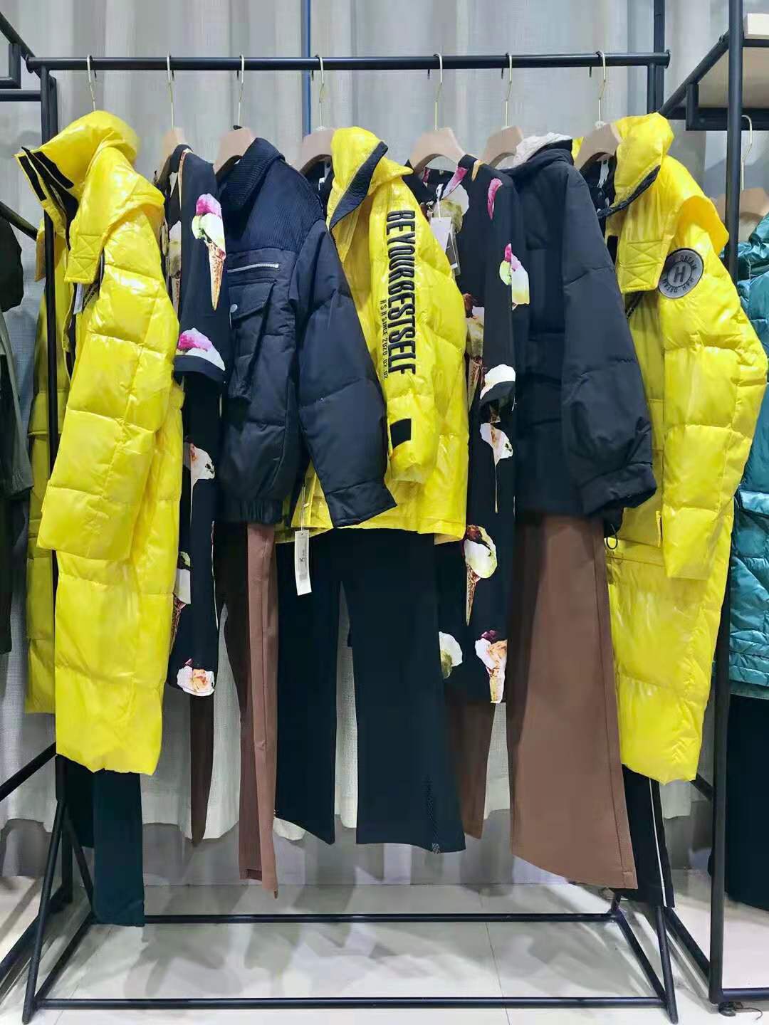 上海品牌詩(shī)織21冬時(shí)尚女裝折扣貨源批發(fā)網(wǎng)