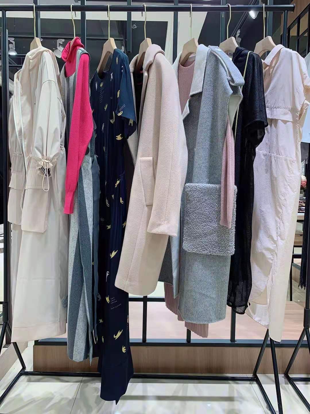 品牌瑪塞莉2021秋冬時(shí)尚品牌折扣女裝尾貨批發(fā)