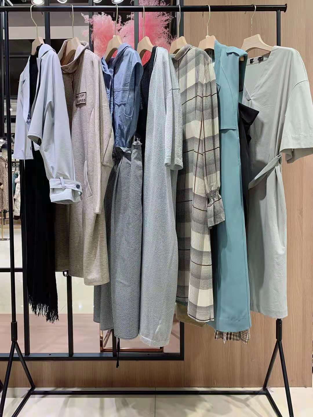 品牌瑪塞莉2021秋冬時(shí)尚品牌折扣女裝尾貨批發(fā)