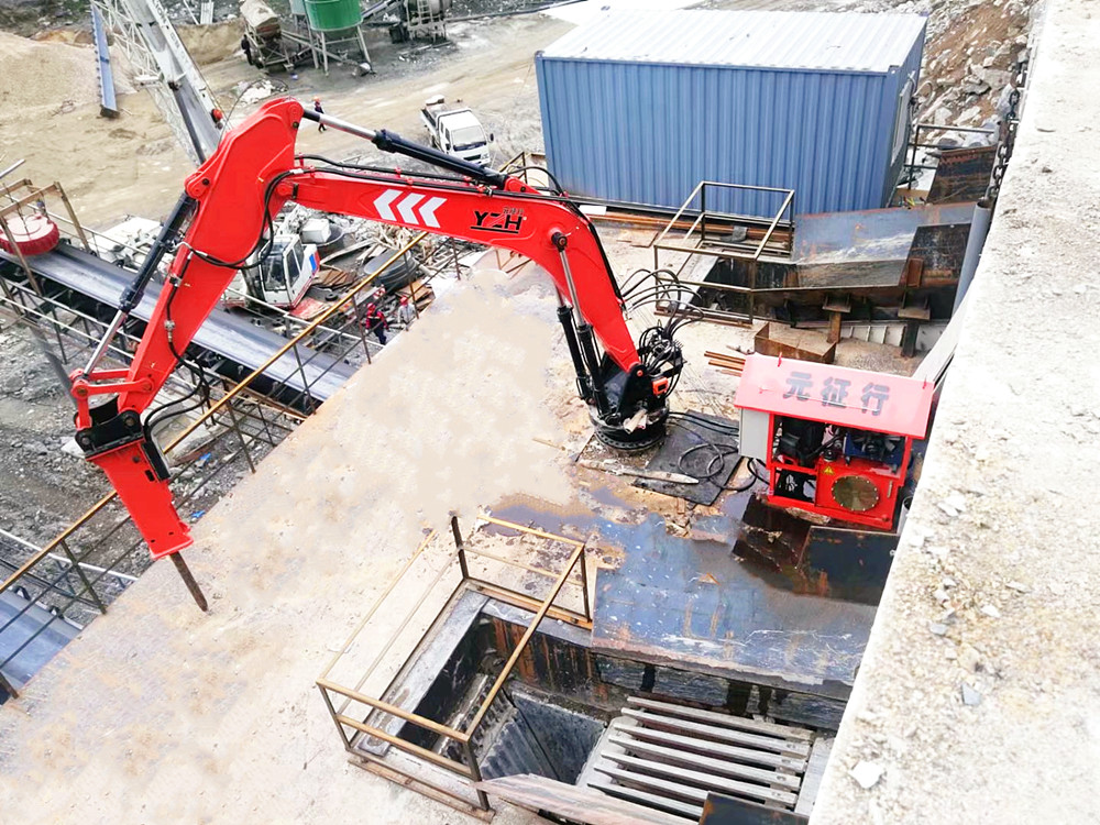 元征行生產(chǎn)礦山破碎大石爪型破碎機(jī)