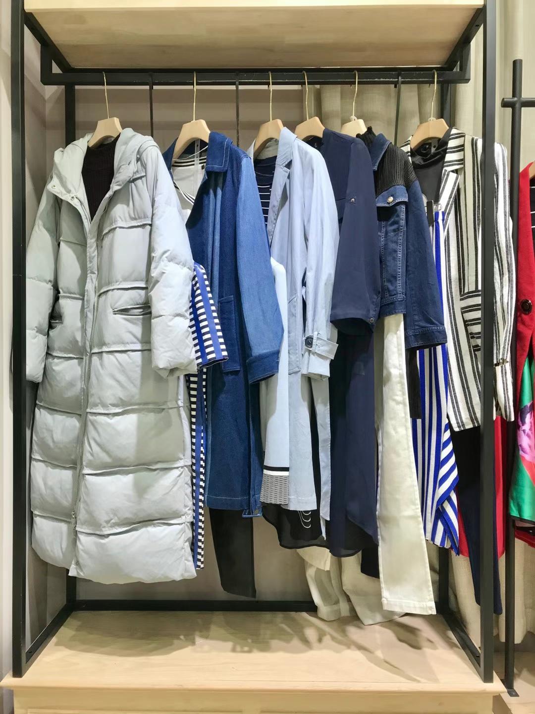 萊芙艾迪兒2021秋冬香港品牌折扣女裝庫存尾貨批發(fā)網(wǎng)