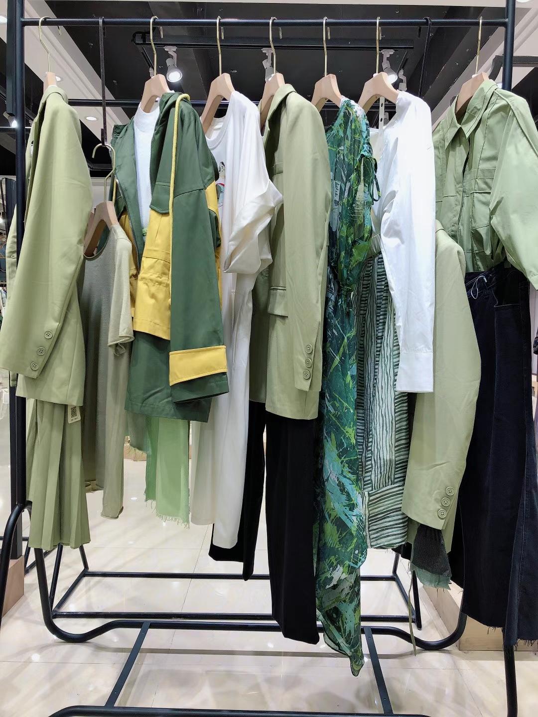 撿家子2021秋品牌折扣女裝直播實(shí)體店走份批發(fā)
