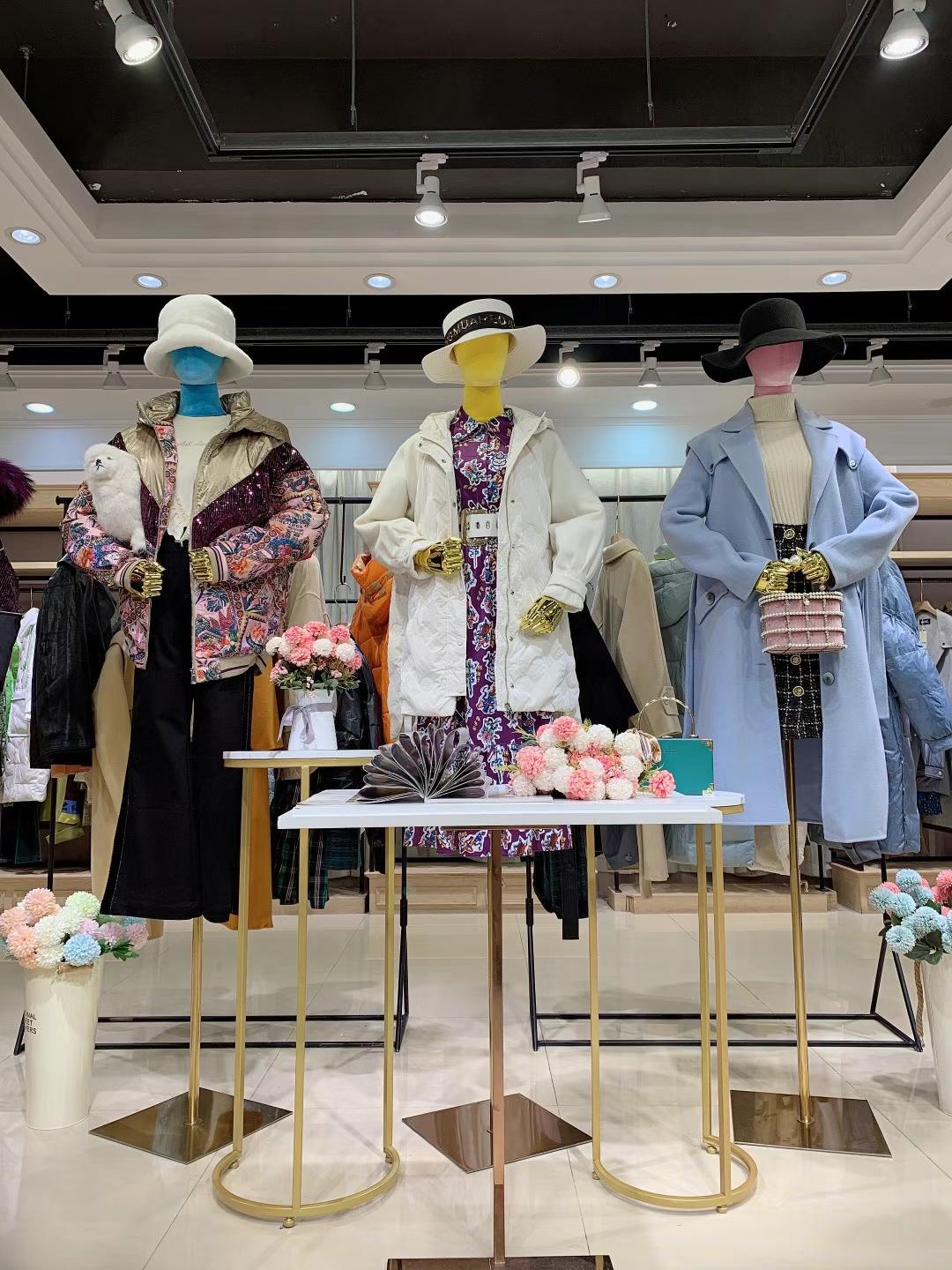 香港大 牌藝素國(guó)際2021冬品牌折扣女裝走份批發(fā)女裝實(shí)體店拿貨
