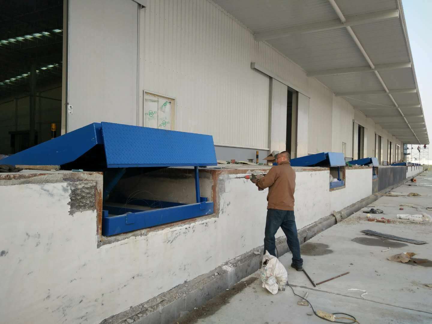 固定式貨車卡車調(diào)節(jié)板 固定登車橋 卸貨平臺(tái)