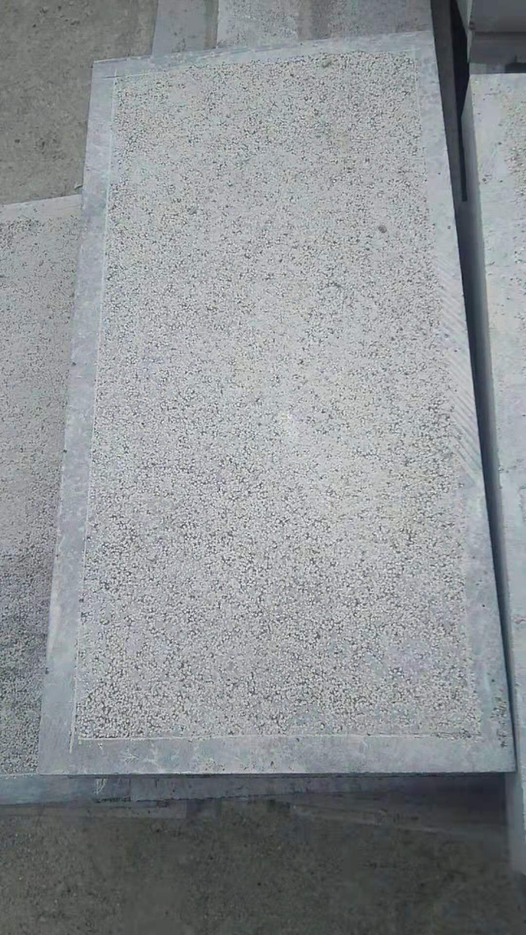 供應(yīng)青石@剁斧面青石、荔枝面青石、青石火燒面、青石亞光面廠家-批發(fā)-定做@嘉祥縣強(qiáng)龍石雕工藝品廠