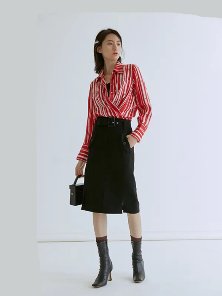 原創(chuàng)設計師品牌思慕緹2021品牌折扣女裝貨源批發(fā)渠道