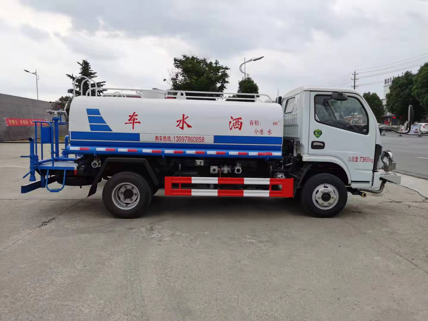 5方東風(fēng)福瑞卡灑水車(chē)報(bào)價(jià)-廠家-型號(hào)-市場(chǎng)報(bào)價(jià)【湖北博力汽車(chē)銷(xiāo)售有限公司】