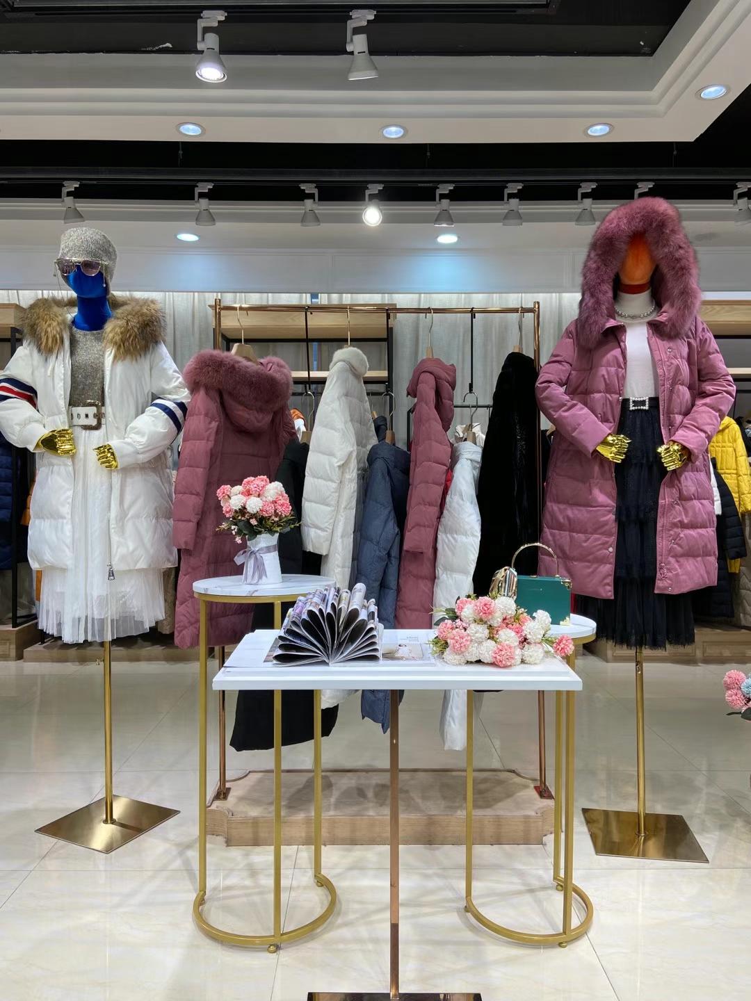 海蔓·嬌娜2021冬品牌折扣女裝批發(fā) 廣州一手精 品女裝批發(fā)