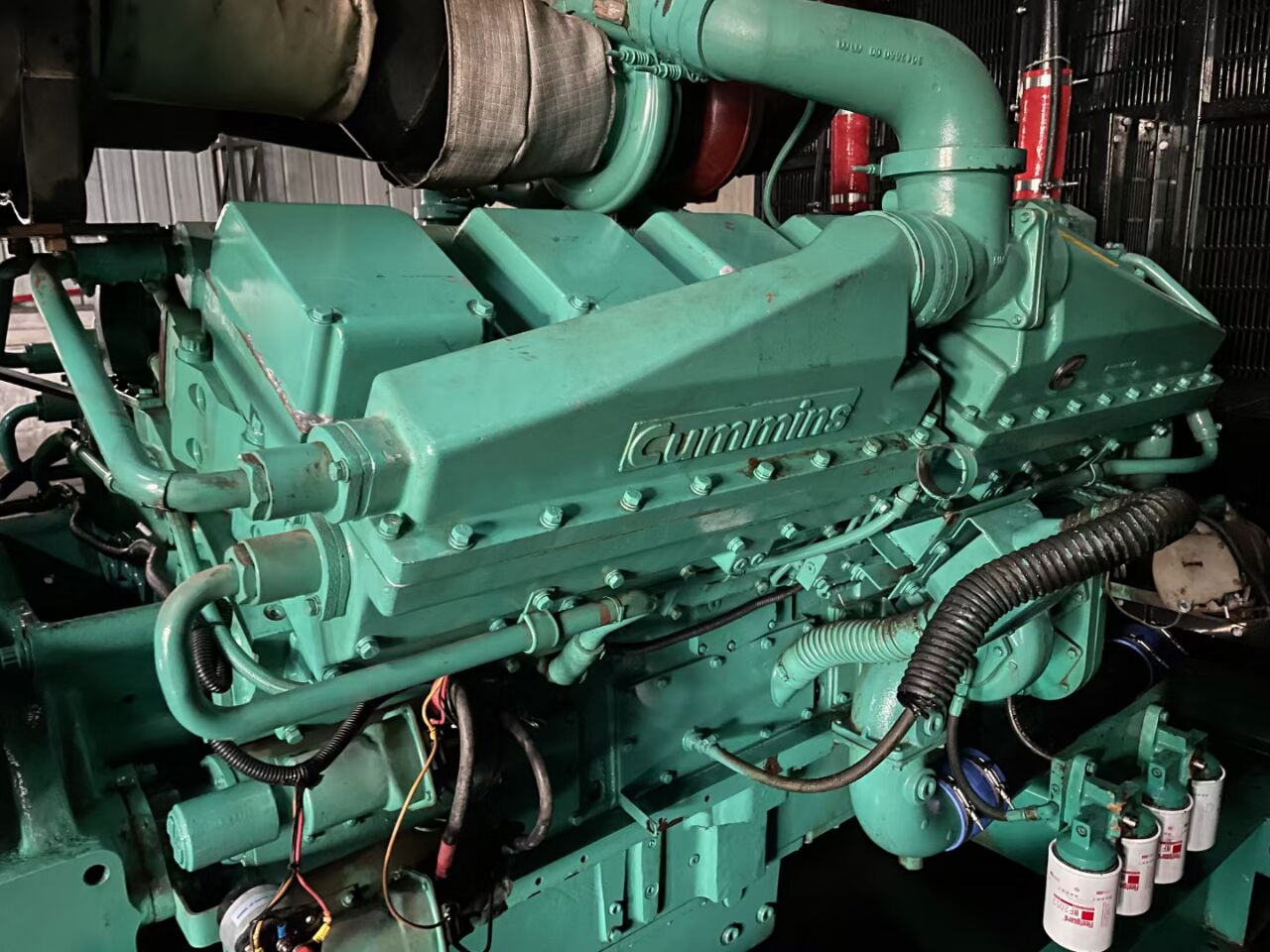 出售進(jìn)口康明斯880kw