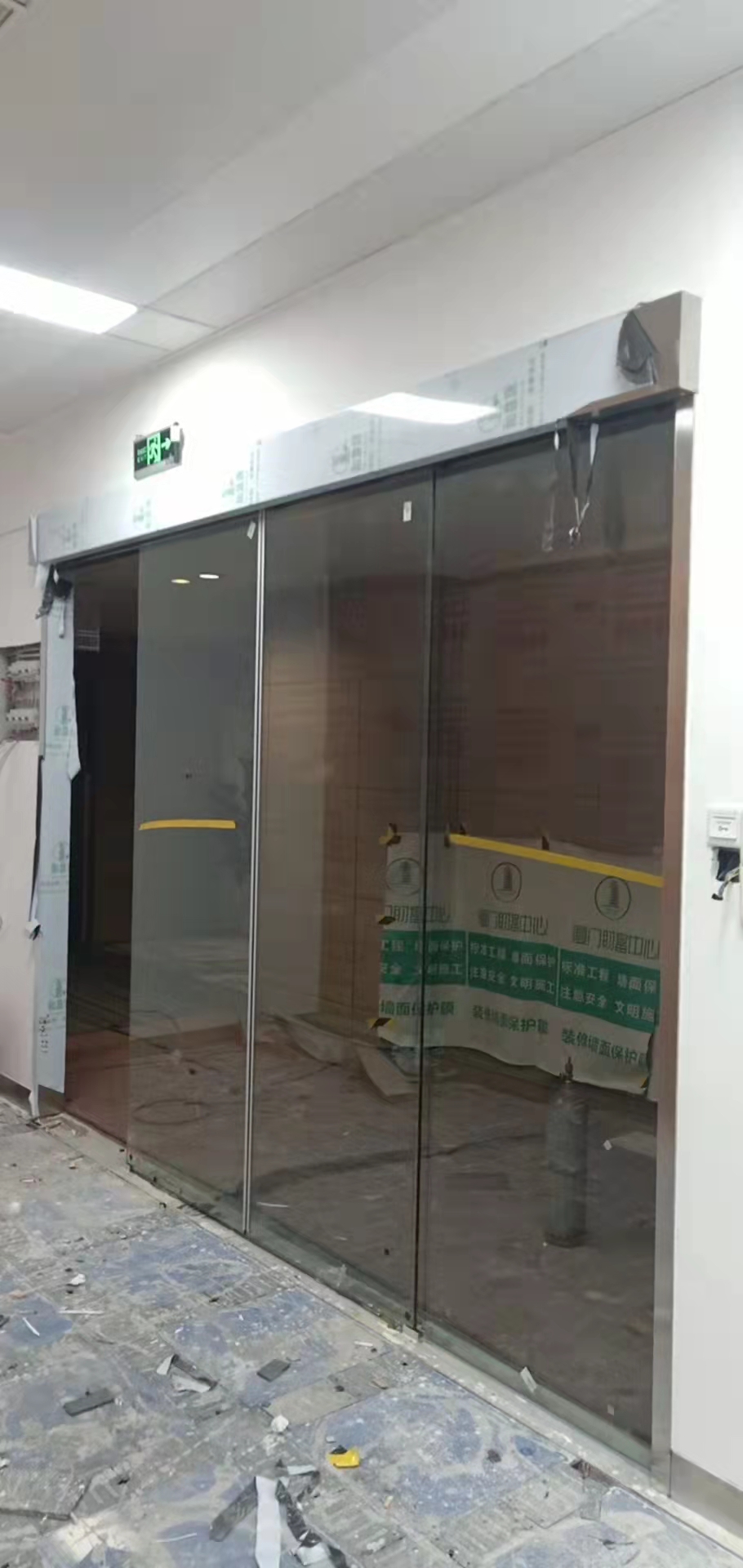 感應(yīng)門 玻璃感應(yīng)門廈門玻璃感應(yīng)門玻璃自動門 自動玻璃門 同安玻璃門