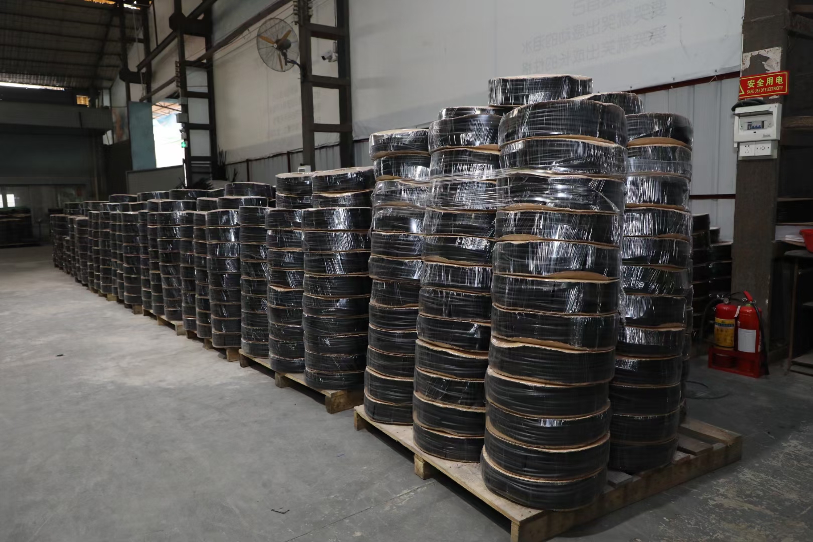 門窗密封膠條三元乙丙膠條陽光房防塵擋水條edpm雨棚密封條定制