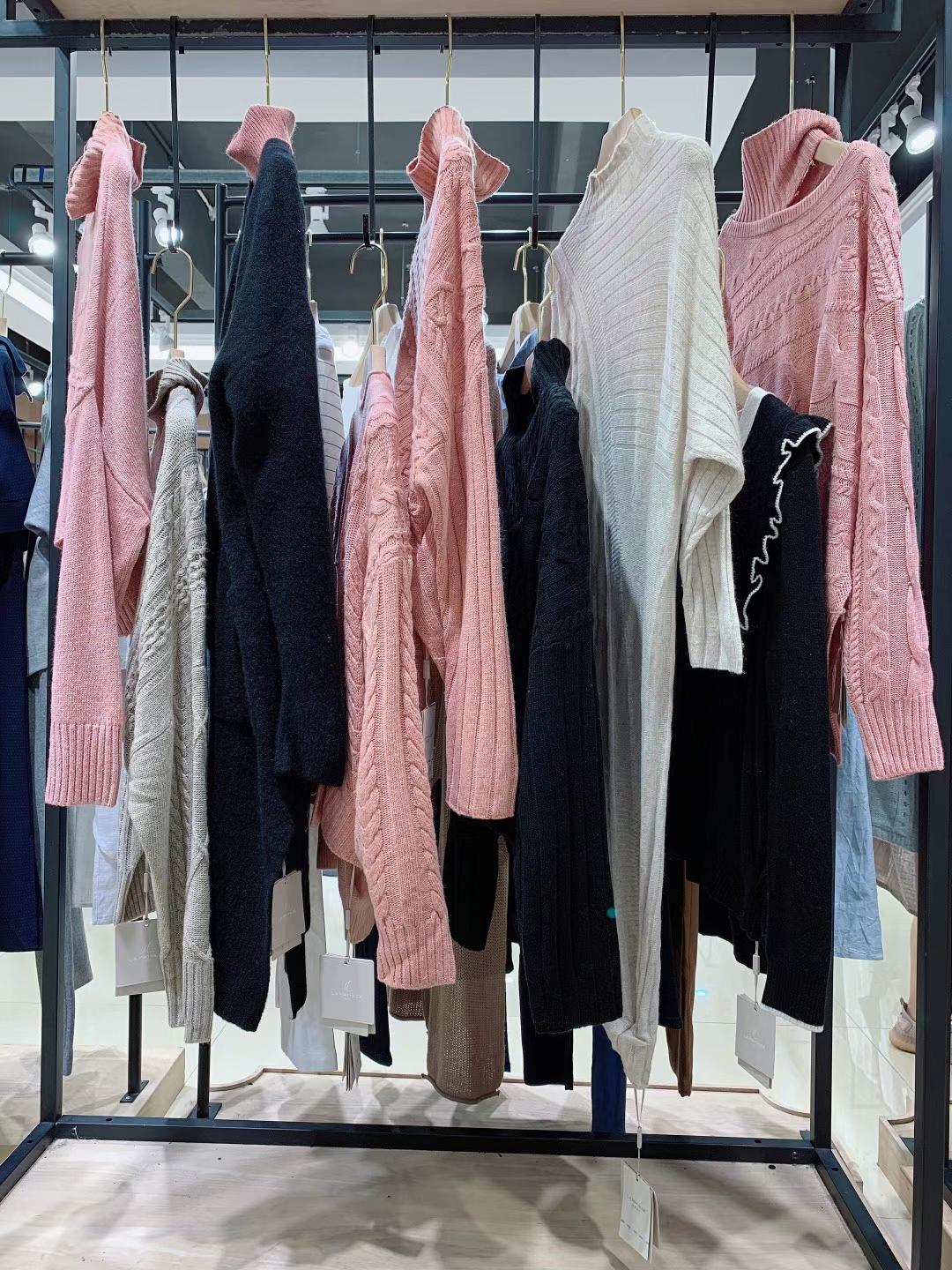 拉曼迪爾毛衣系列2021點(diǎn)國內(nèi)一二線品牌撤柜女裝尾貨一手貨源進(jìn)貨渠道