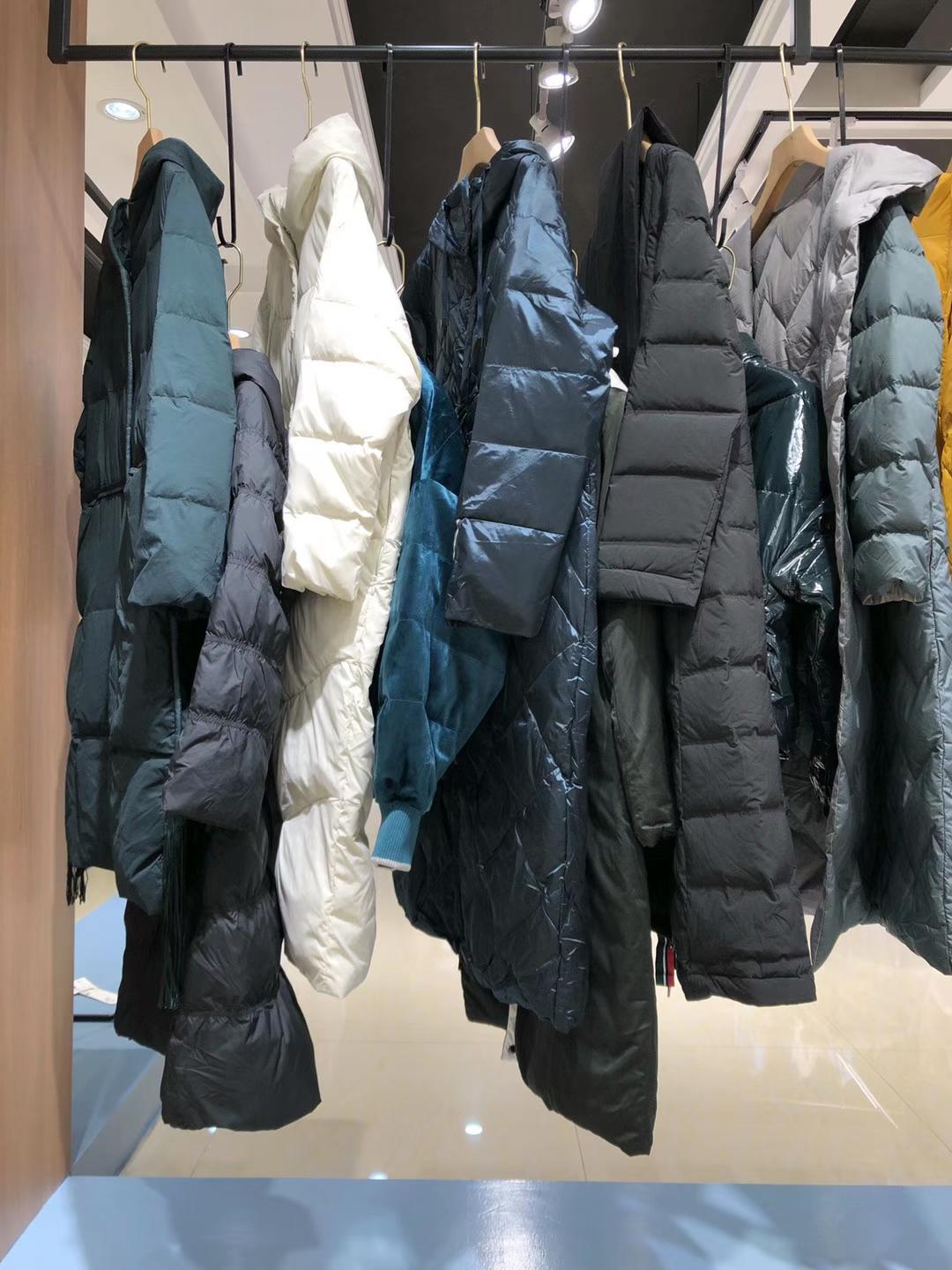 知 名品牌珂朵蕾姆2021冬裝品牌折扣女裝直批發(fā)一手貨源