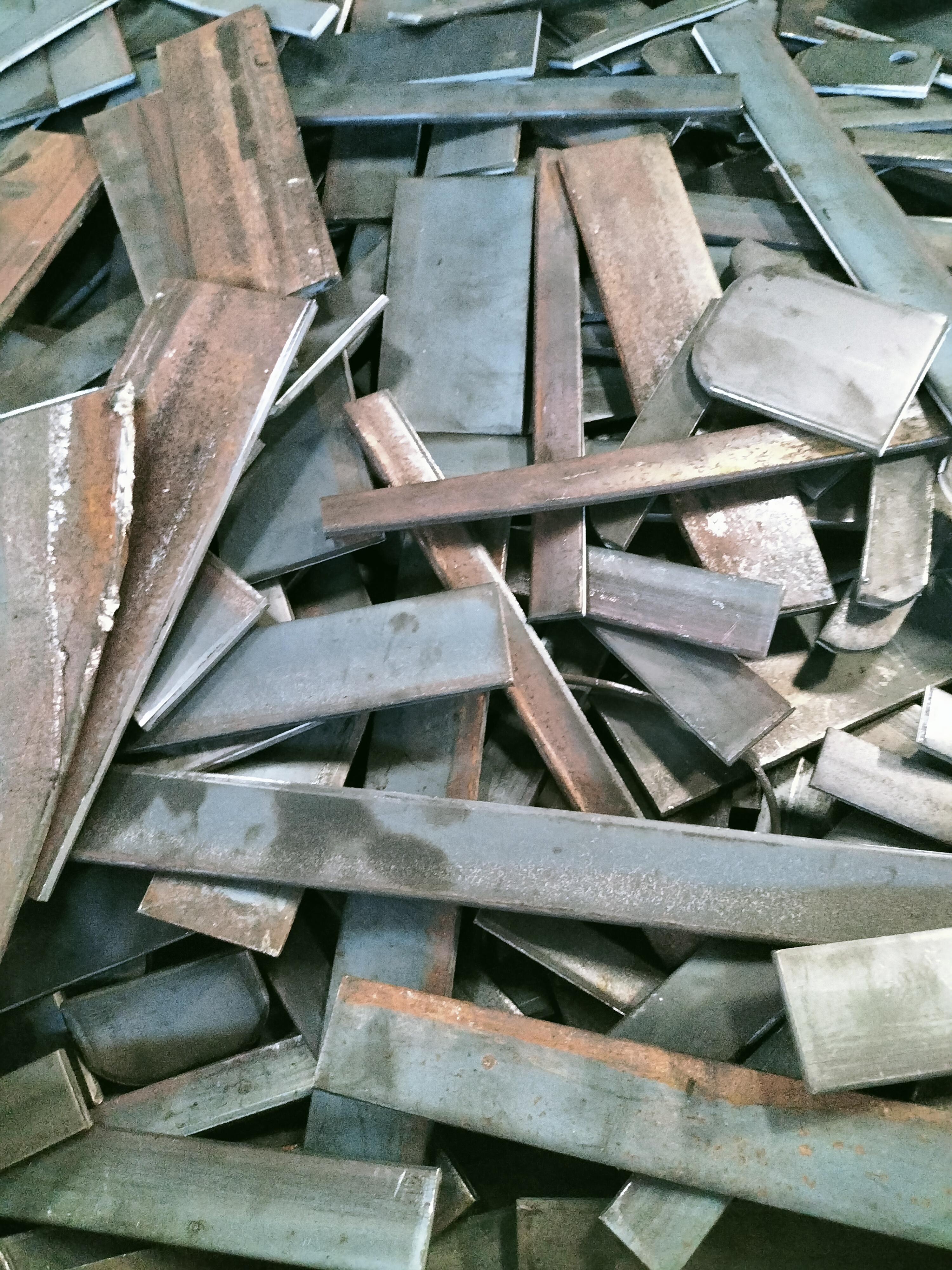 江門信盛回收模具鐵  江門回收廠家   廢舊生產(chǎn)流水線江門回收