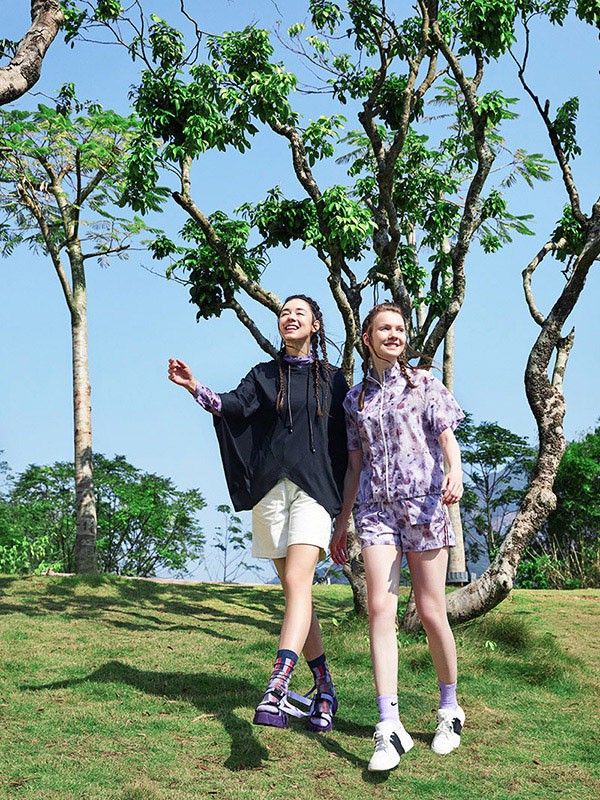時(shí)尚知 名品牌撒尼21春夏國(guó)內(nèi)折扣女裝尾貨加盟貨源