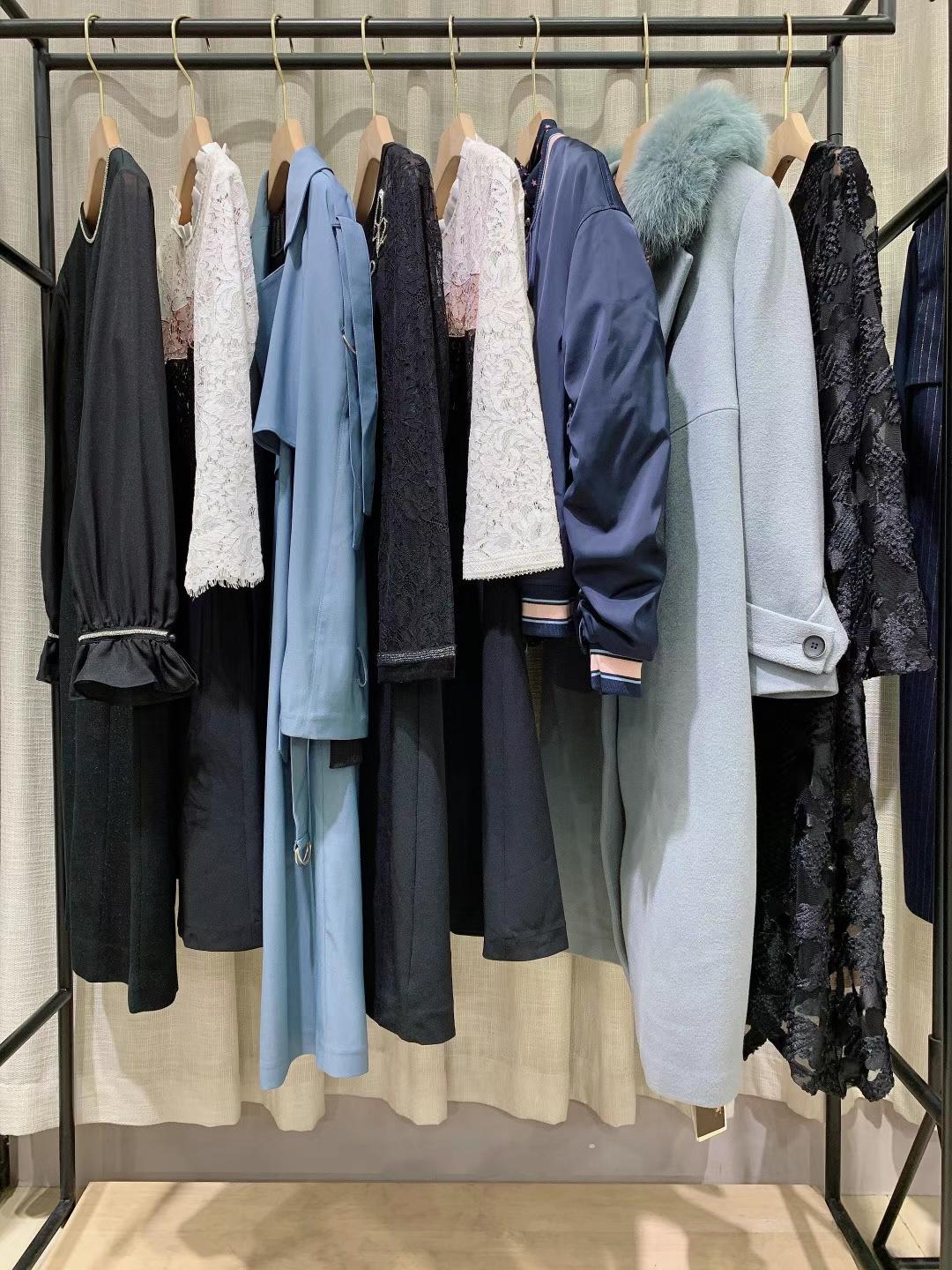 深 圳高 端品牌珞娜2021冬女裝尾貨庫存專柜女裝品牌尾貨批發(fā)