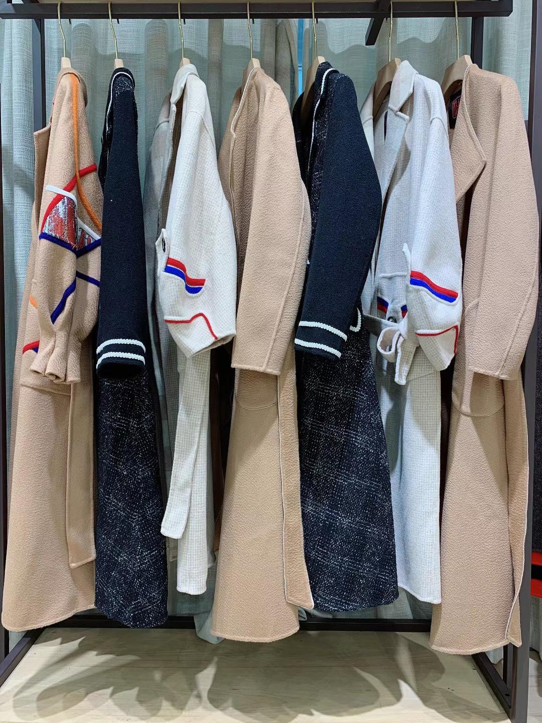 樸畫(huà)羊絨大衣2021冬款高 端剪標(biāo)專(zhuān)柜正 品女裝批發(fā)貨源一手 價(jià)格