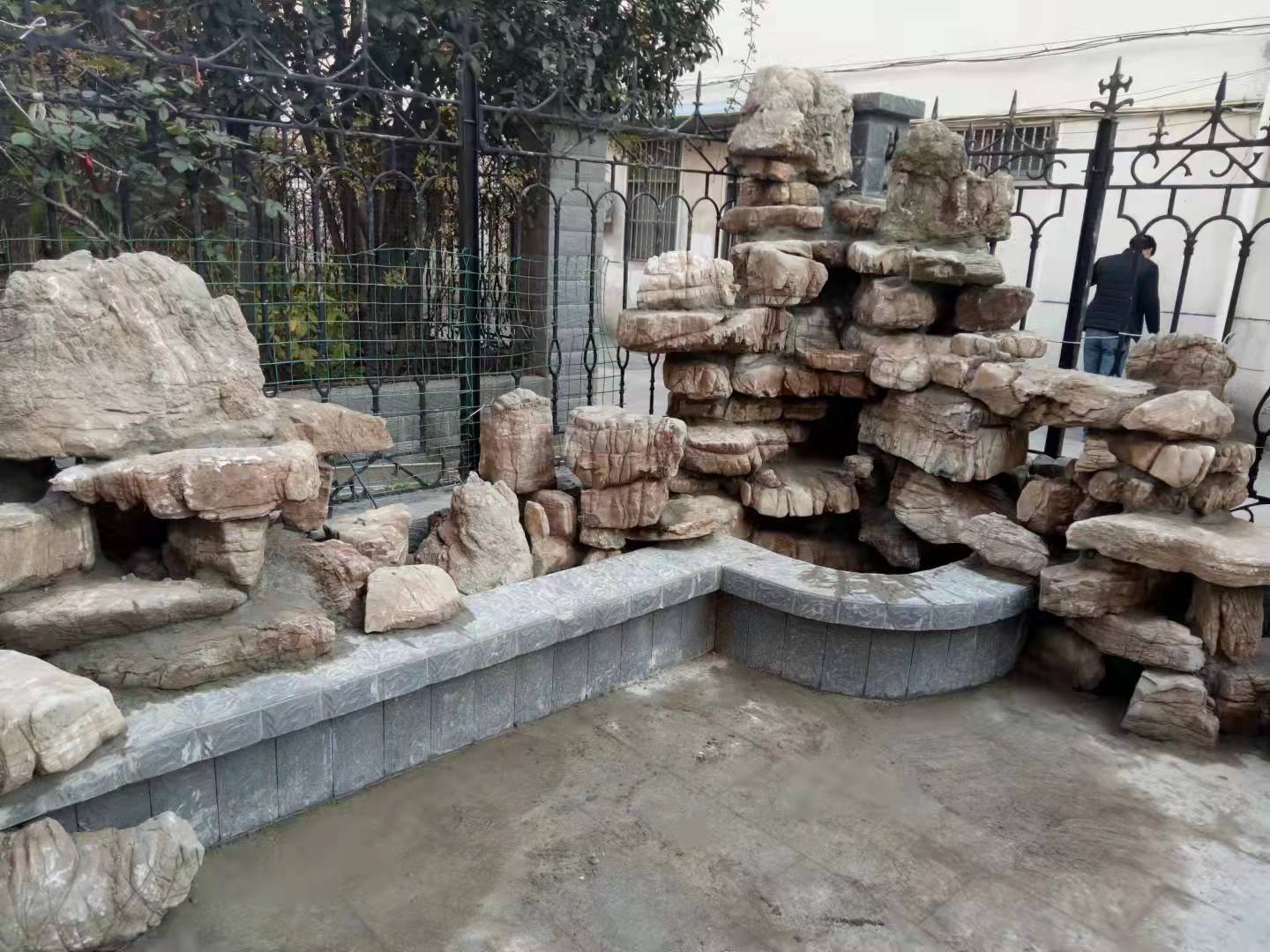 河南龜紋石假山設(shè)計 龜紋石假山工程設(shè)計 龜紋石草坪點綴