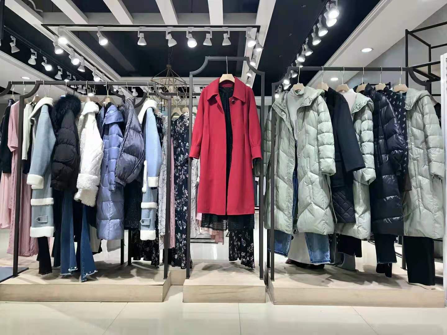 迪卡軒2021冬高 端專柜品牌女裝庫存尾貨批發(fā)