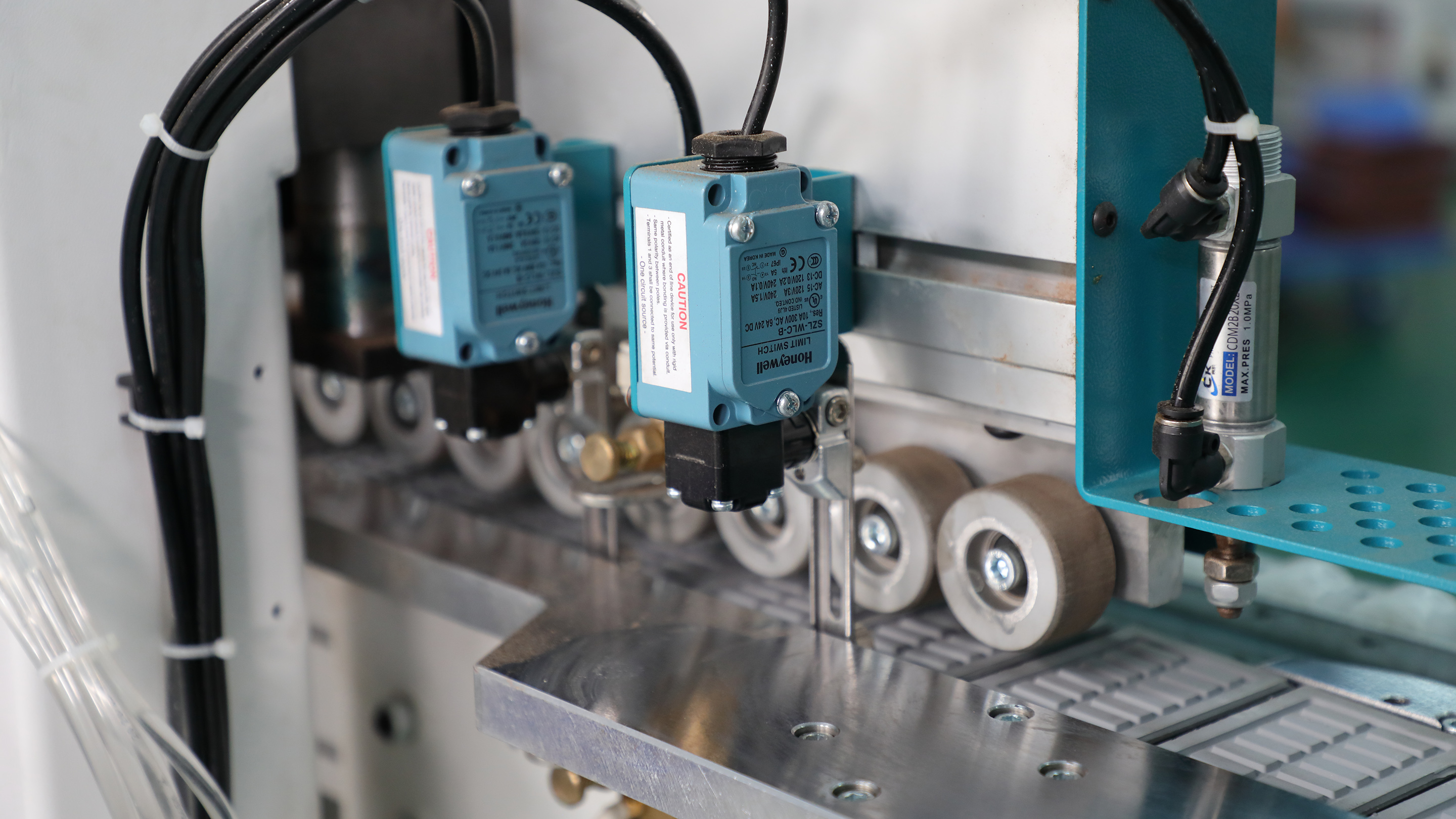 封邊機供貨商、報價、價格、批發(fā)價格【佛山市順德區(qū)拙屹機械制造有限公司】