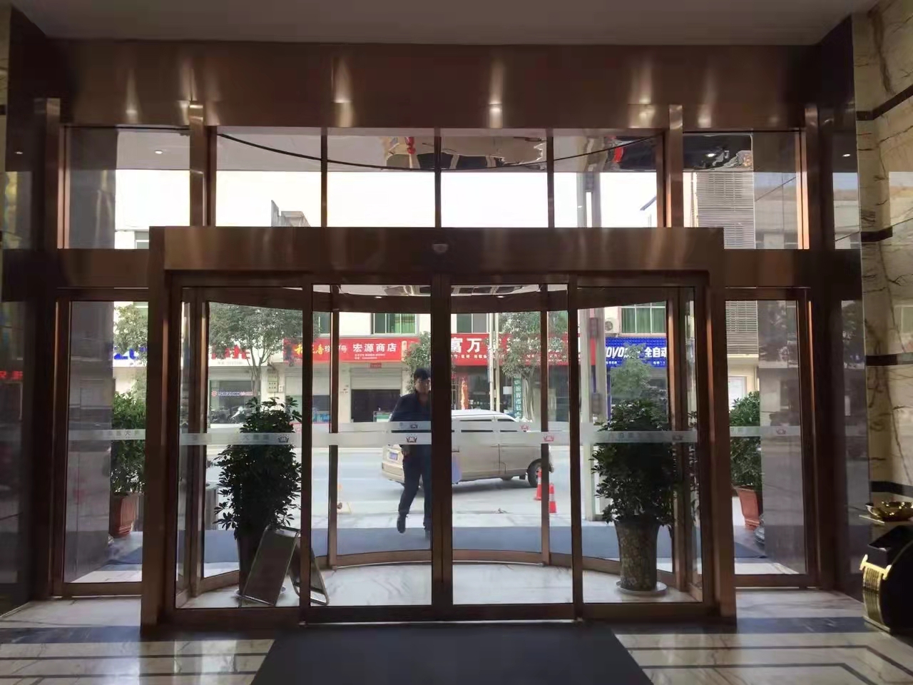 西安自西安自動門廠家 自動感應(yīng)門維修動門廠家 自動感應(yīng)門維修 西安感應(yīng)門維修廠家 西安自動門廠家 電動感應(yīng)門維修