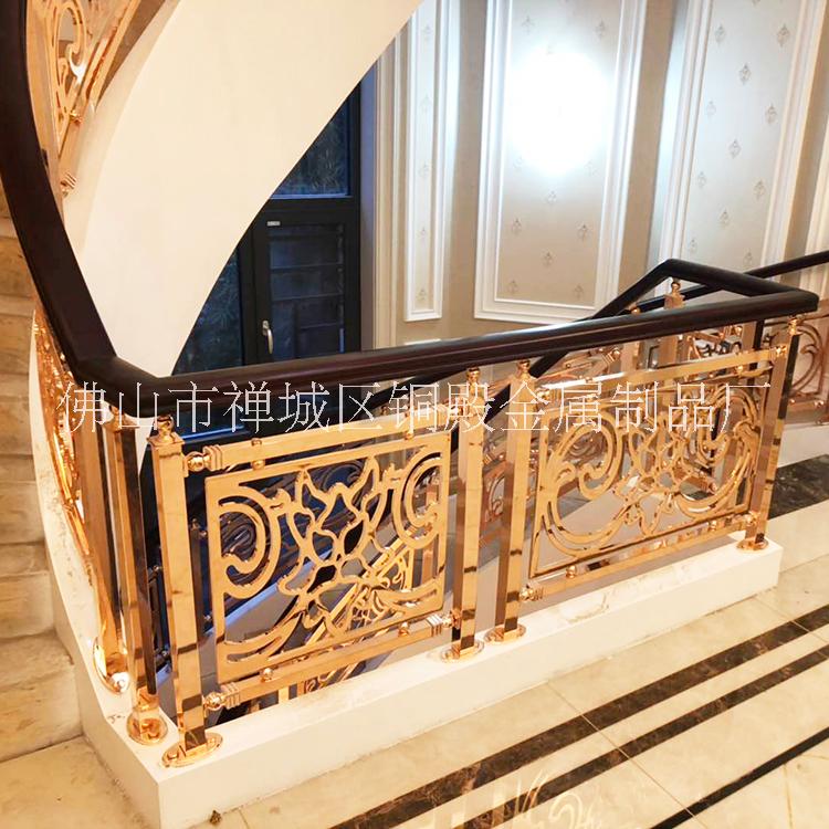 一份別出心裁的美式浪漫銅樓梯護欄