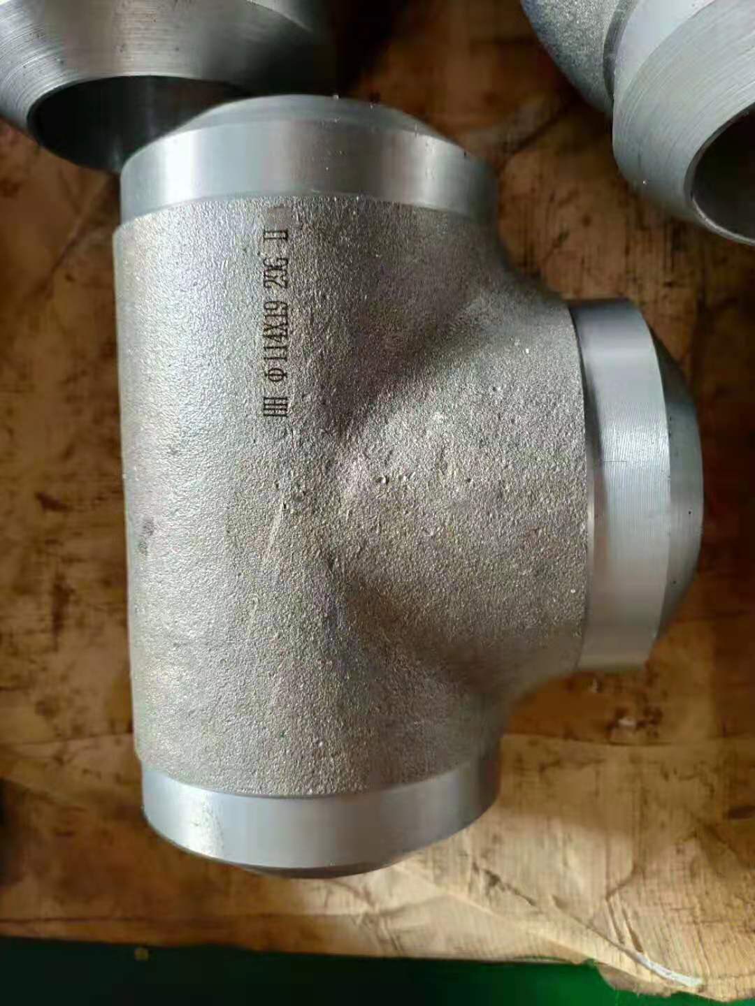 供應(yīng)金屬管件刻字機(jī)，石化管件刻字機(jī)價(jià)格，管件刻字機(jī)廠家 金屬管件打字機(jī) 金屬法蘭刻字機(jī) 管件打標(biāo)機(jī)