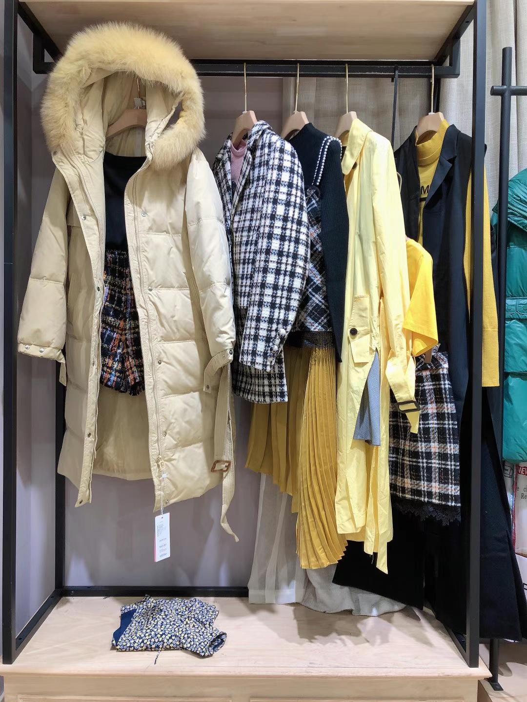 知 名品牌馬克華菲2021秋冬季厚款休閑女裝品牌服裝走份批發(fā)