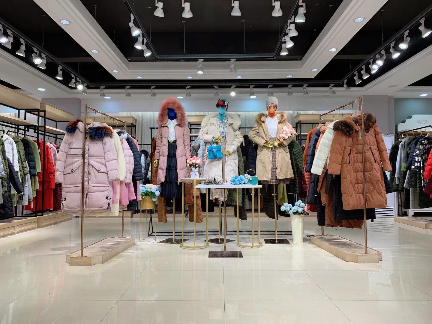 品牌組合羽絨服朗曼笛/帝素2021冬品牌折扣女裝批發(fā)一手貨源