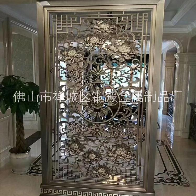 銅殿雕刻屏風(fēng)色澤新穎，造型花樣可定制