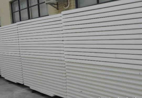 泡沫彩鋼板哪里有  泡沫彩鋼板批發(fā)價(jià)格