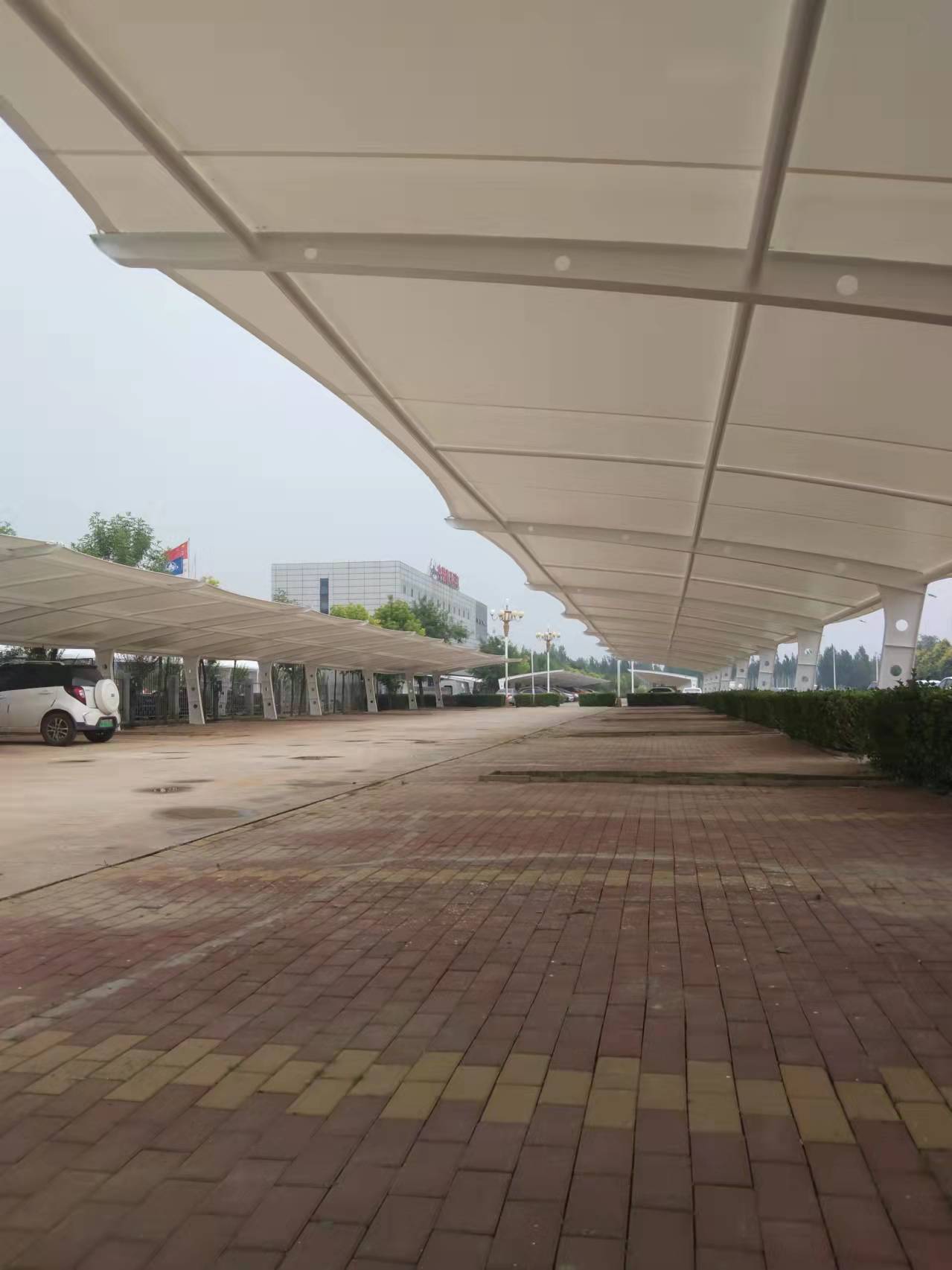 膜結(jié)構(gòu)停車棚安裝價(jià)格-【成卉膜結(jié)構(gòu)有限公司】