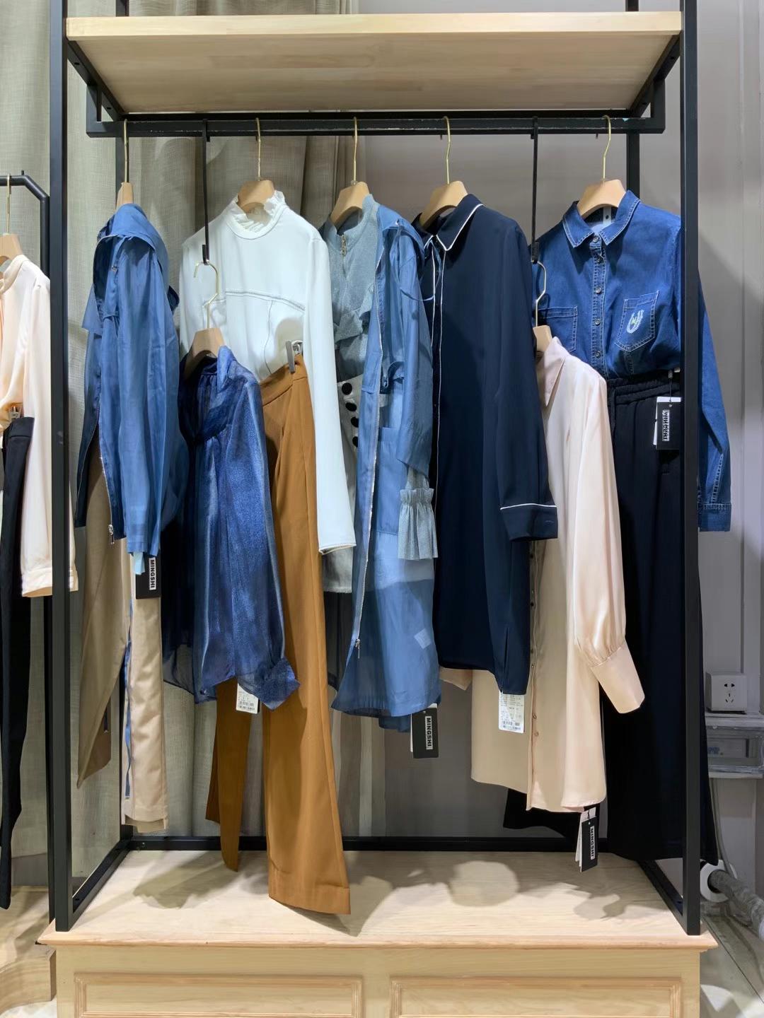 供應(yīng)品牌折扣批發(fā)名實(shí)2021秋品牌折扣女裝店清倉(cāng)批發(fā)專柜