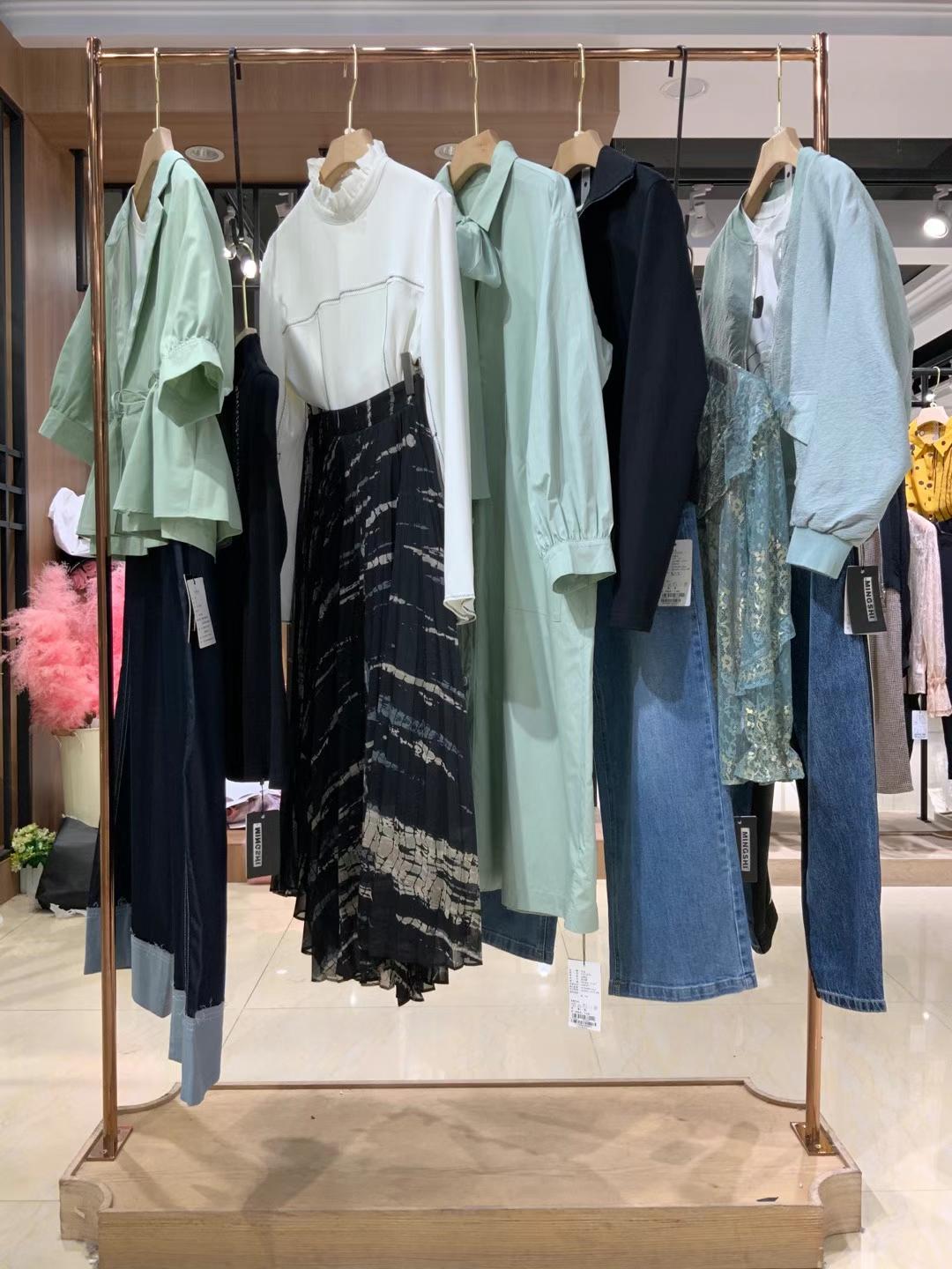 供應(yīng)品牌折扣批發(fā)名實(shí)2021秋品牌折扣女裝店清倉(cāng)批發(fā)專柜