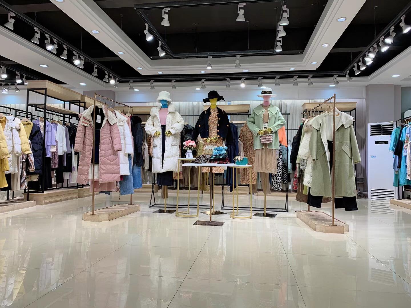 麥雅圖21秋冬當(dāng)季新款一 線大 牌女裝折扣店一折批發(fā)貨源淘寶直播貨源供應(yīng)商
