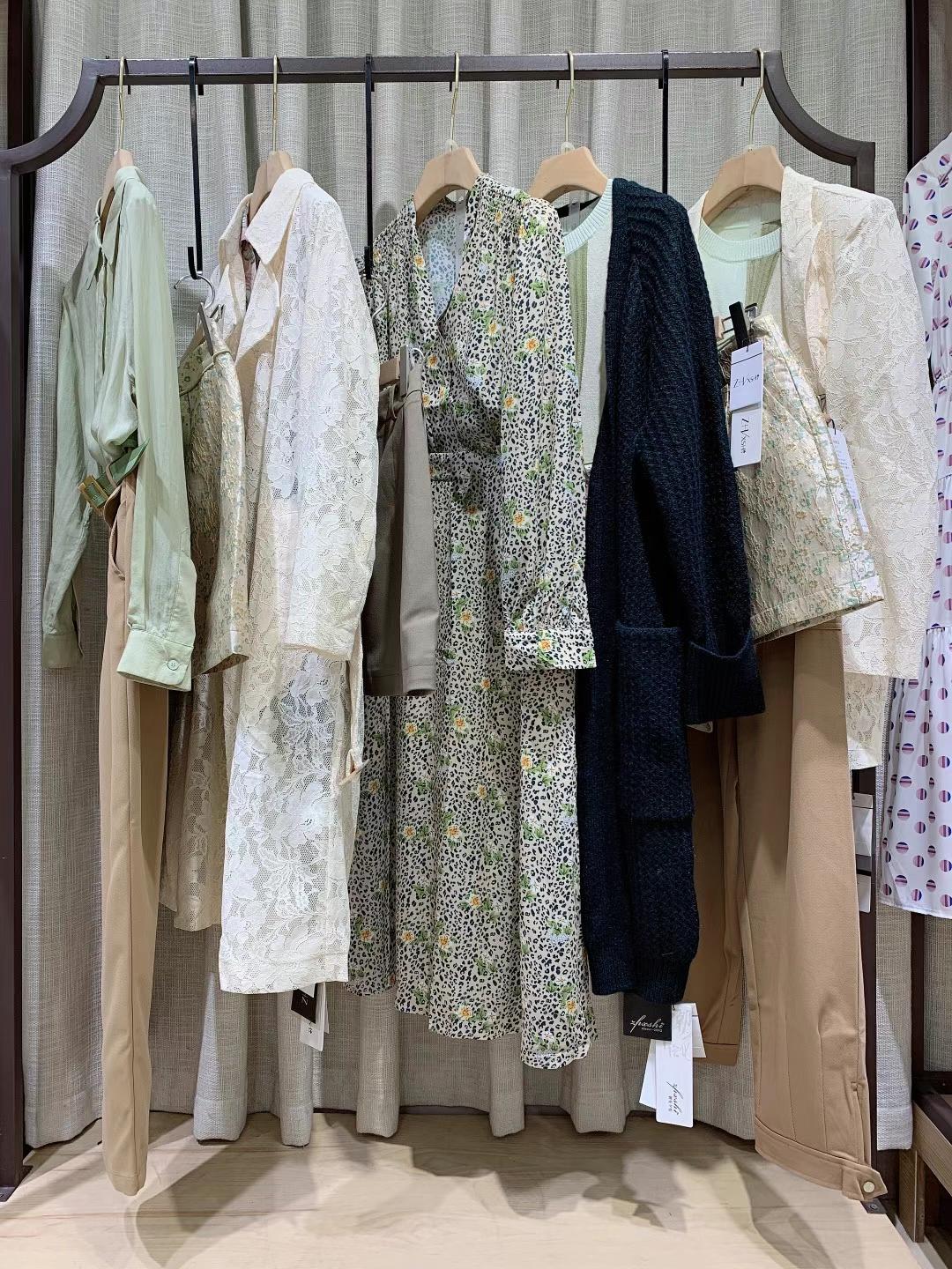 杭州知 名品牌朝花夕拾2021秋精 品一手女裝批發(fā)秋季必備款批發(fā)走份
