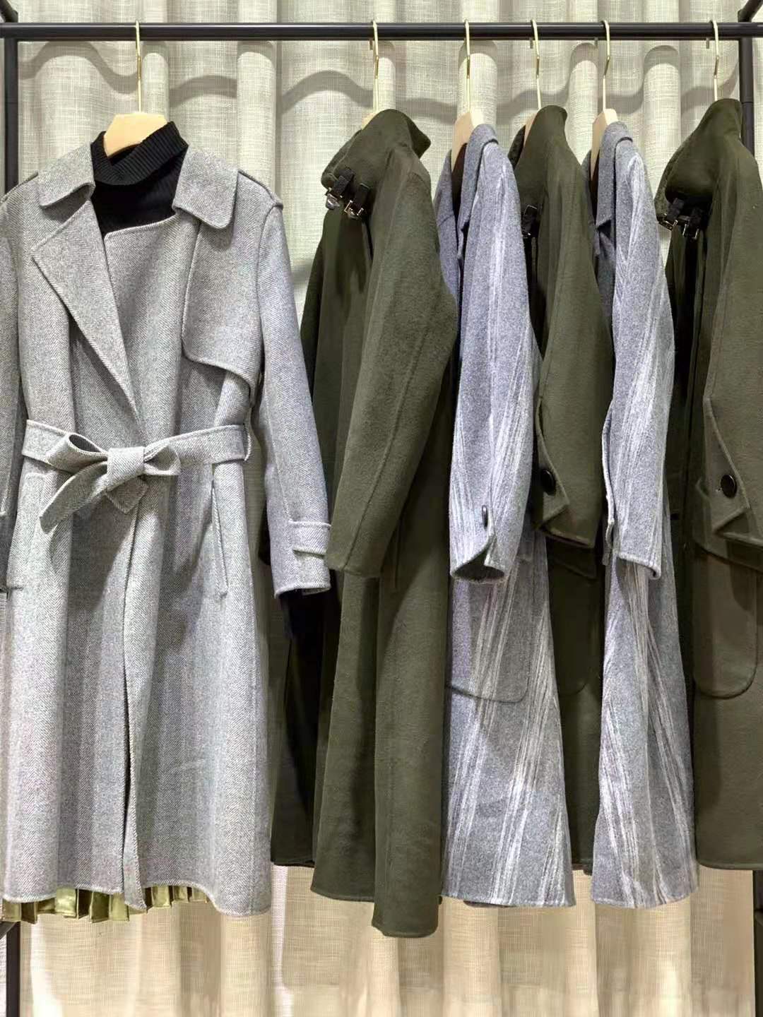 北京品牌歐尚雙面羊絨大衣秋冬知 名品牌折扣女裝一手貨源批發(fā)