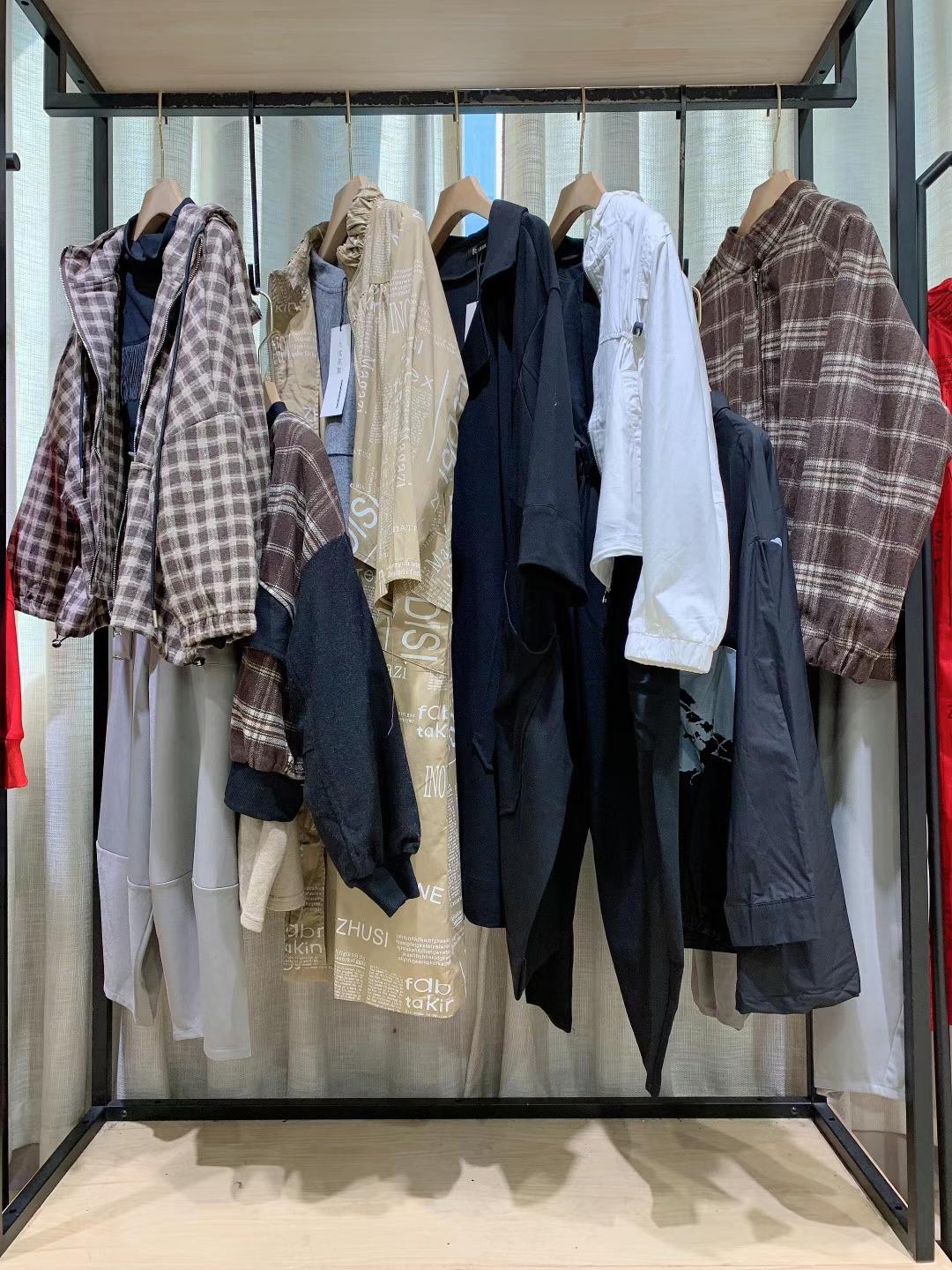 廣州九度花絮2021秋裝廣州休閑潮牌大碼女裝尾貨批發(fā)市場一手貨源