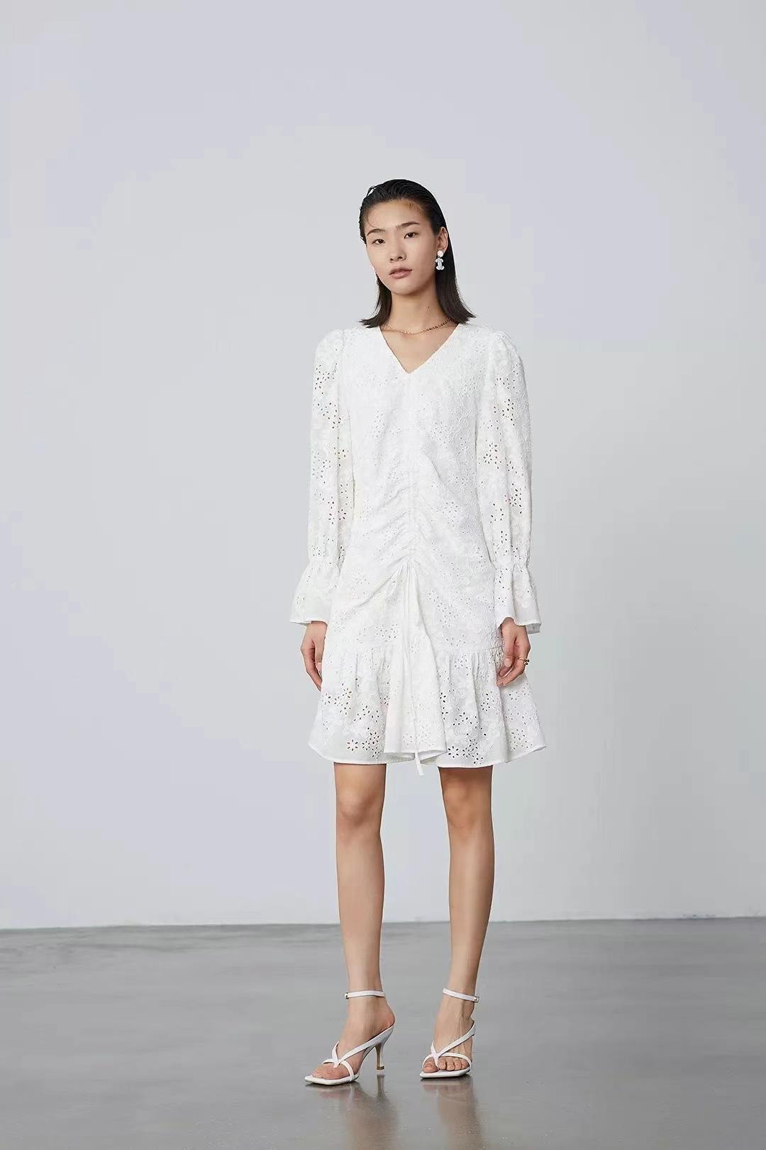 專柜撤柜女裝品牌艾蜜雪2022春品牌折扣店女裝直播貨源供應(yīng) 廣州一手高端女裝批發(fā)拿貨