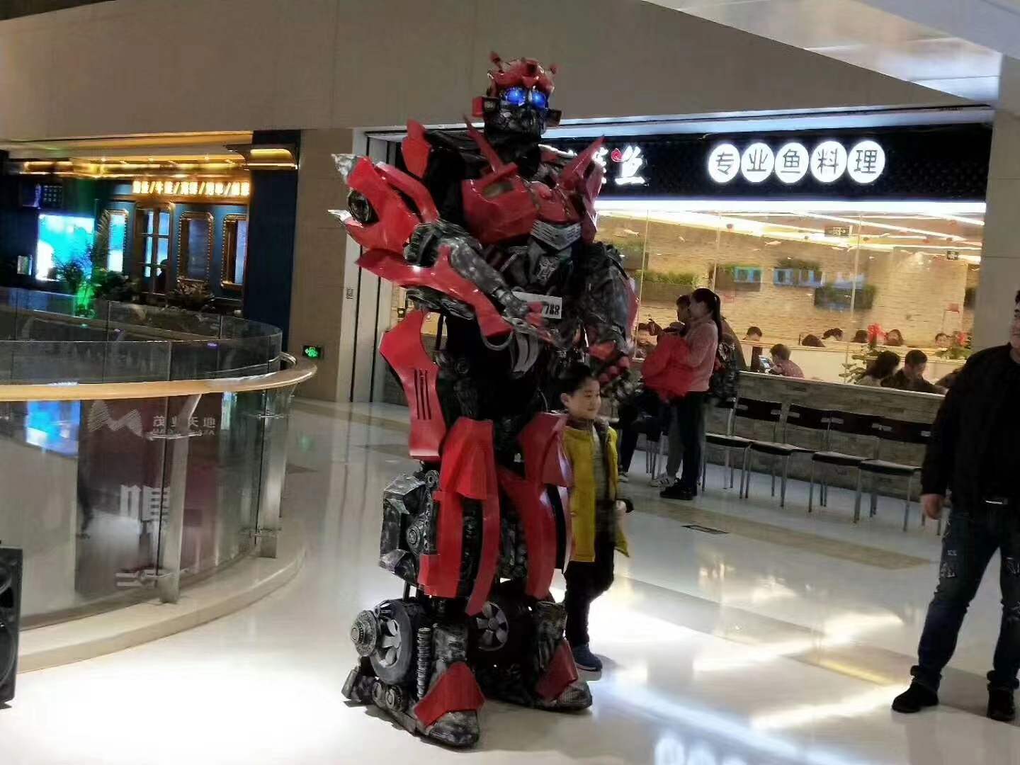 暖場(chǎng)互動(dòng)道具變形金剛服裝租賃 變形金剛生產(chǎn)廠家