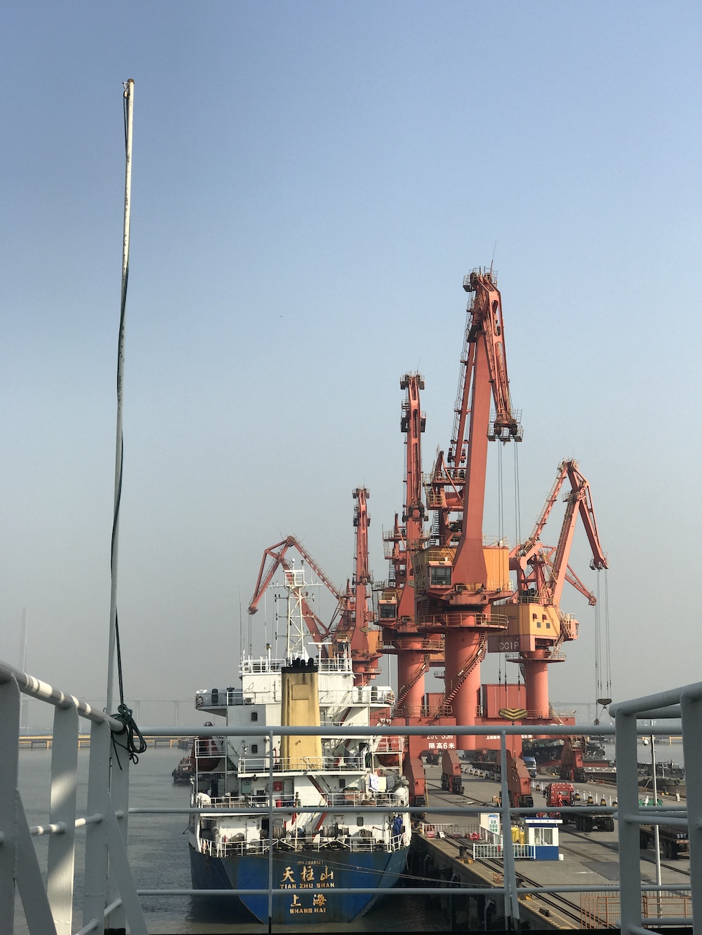船的運費一般多少錢一噸，散貨船海運費，風(fēng)電設(shè)備水運，工程設(shè)備海運 國內(nèi)海運散貨 鋼材水運