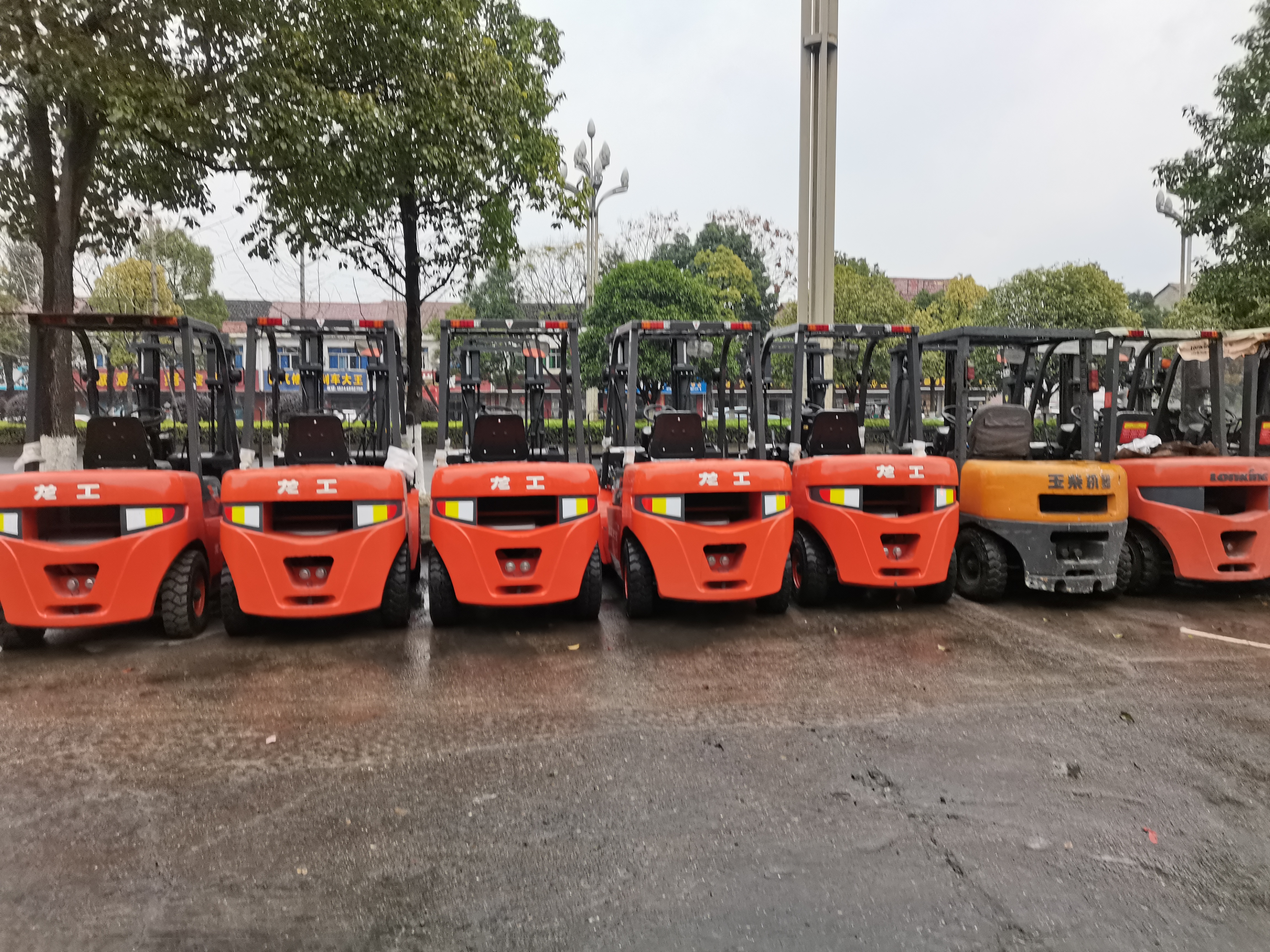 龍工叉車   比亞迪電動叉車