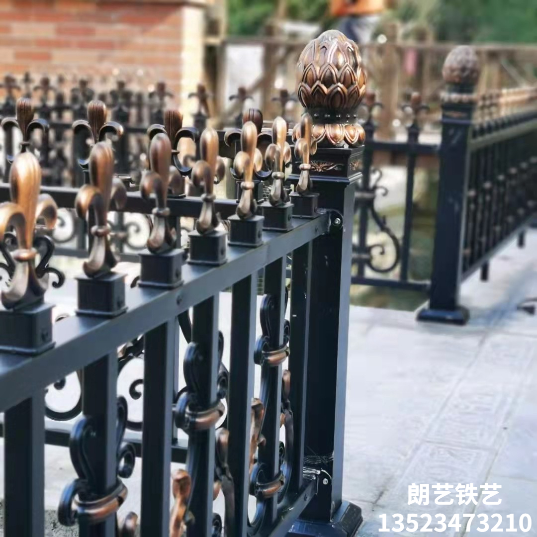 華豐鐵藝供應(yīng) 鐵藝護(hù)欄 鐵藝欄桿護(hù)欄 鐵藝柵欄 鐵藝圍欄 鐵藝圍墻