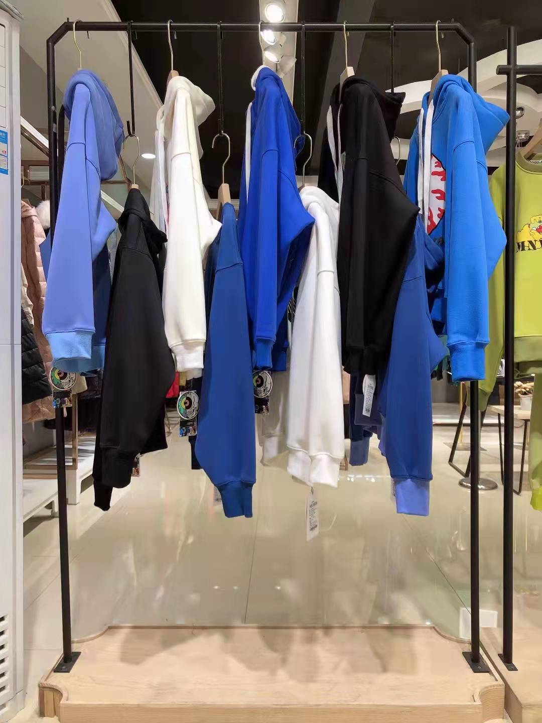 大 牌品牌大眼球21冬精 品品牌女裝尾貨庫存打包