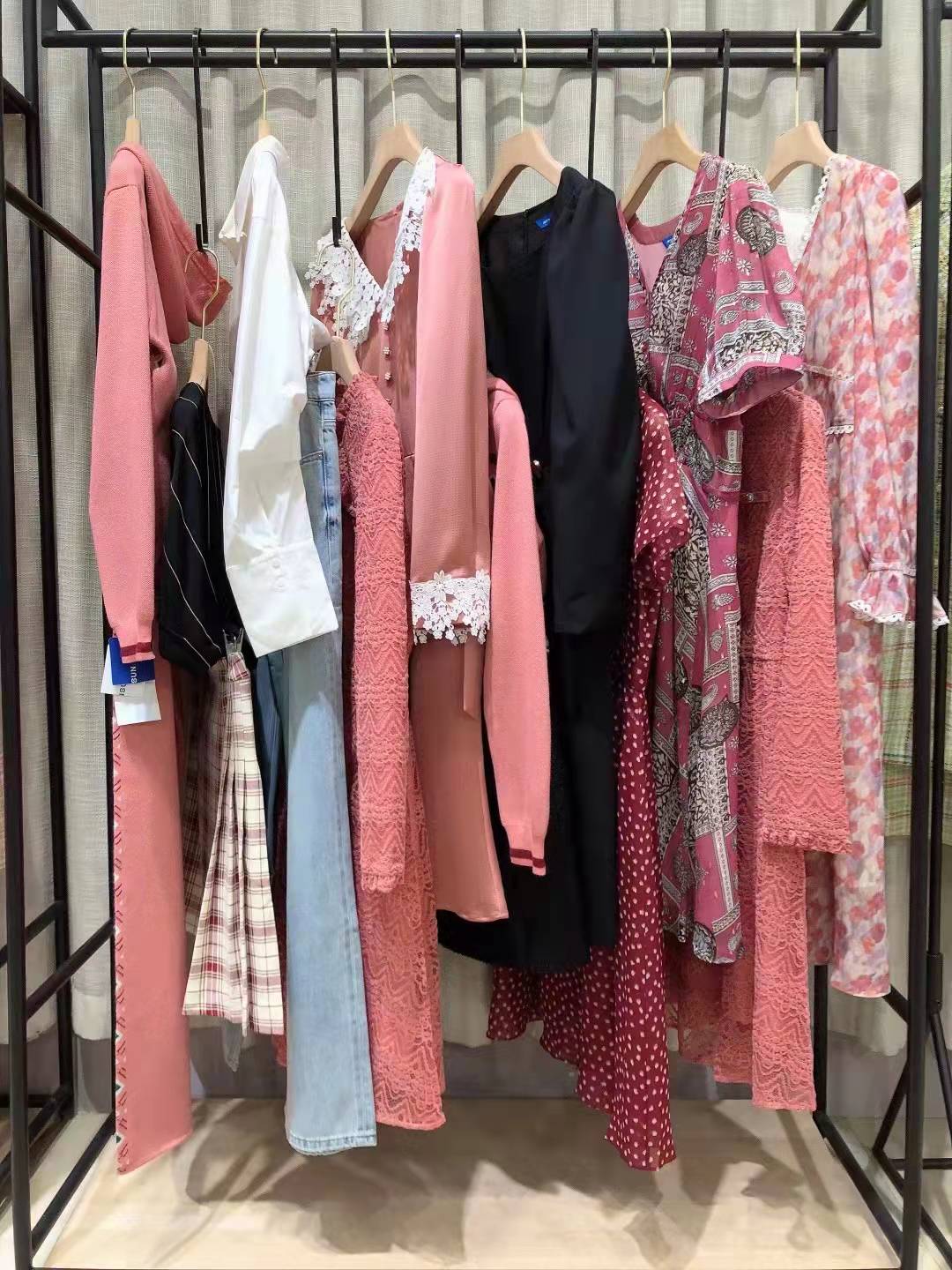 品牌恩裳2022春精 品女裝尾貨批發(fā)供應(yīng)商