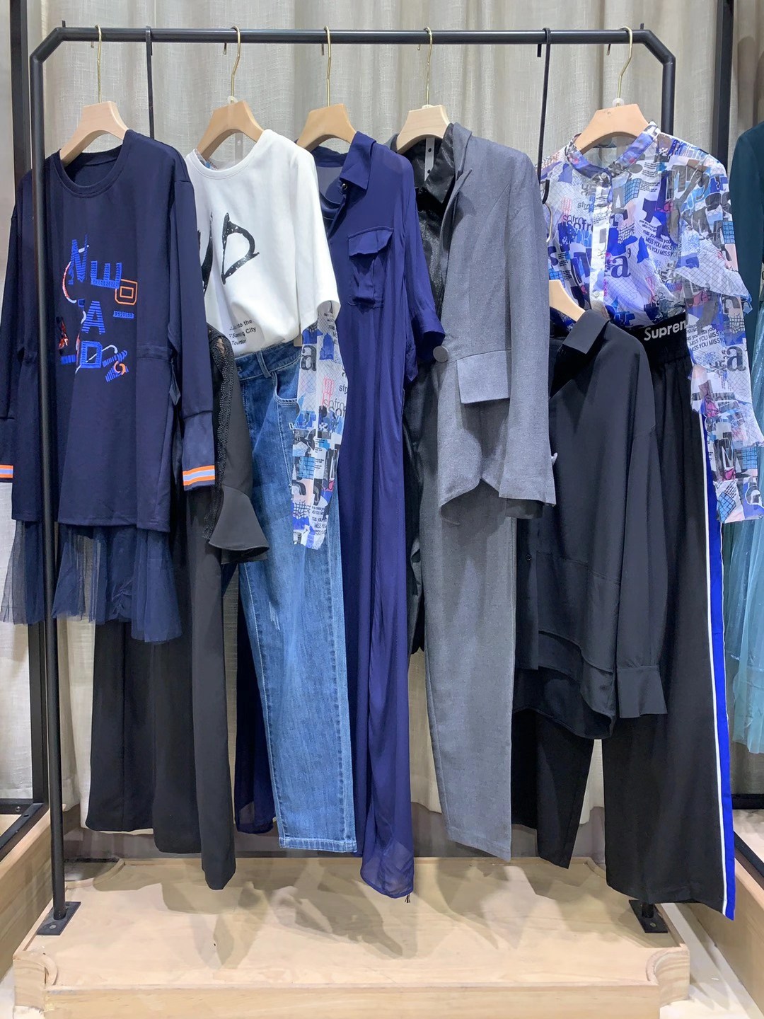 品牌女裝蒂梵茜200春折扣女裝店尾貨庫(kù)存批發(fā)供應(yīng)鏈