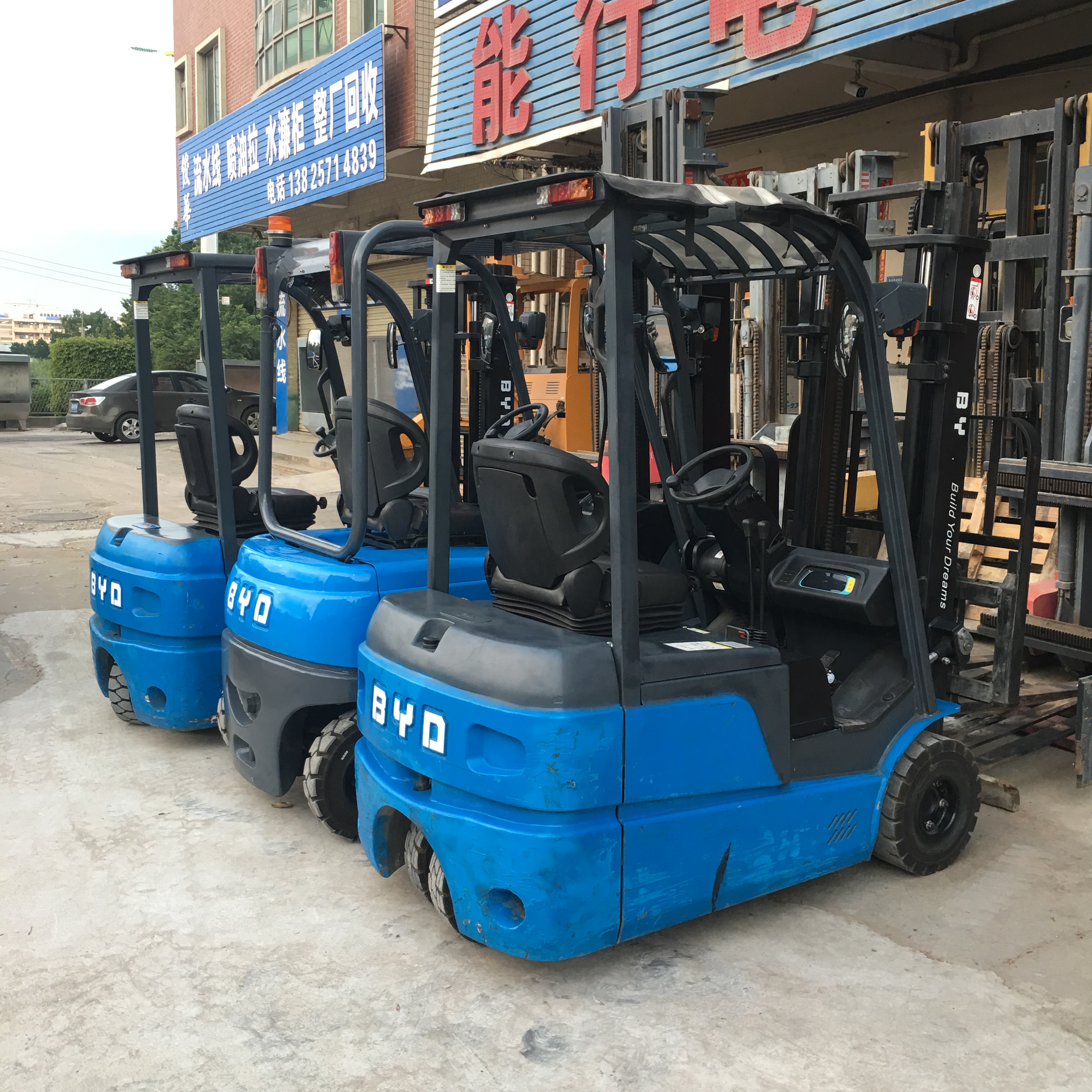 二手CPD18S1.8噸比亞迪鋰電池叉車